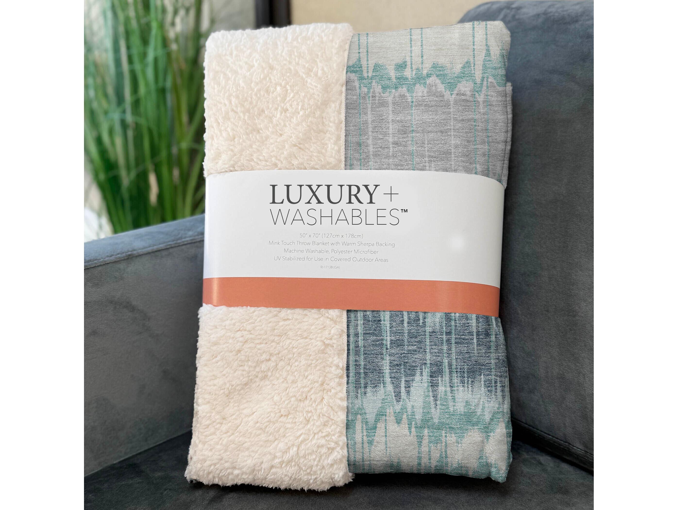 Dalyn Sherpa Teal Polyester Throw