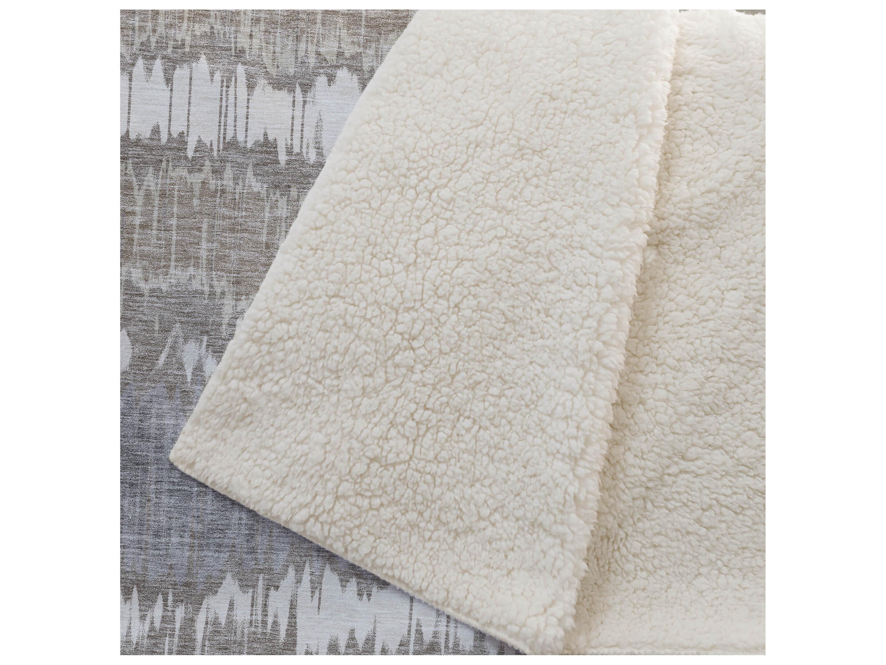 Dalyn Sherpa Brown Polyester Throw