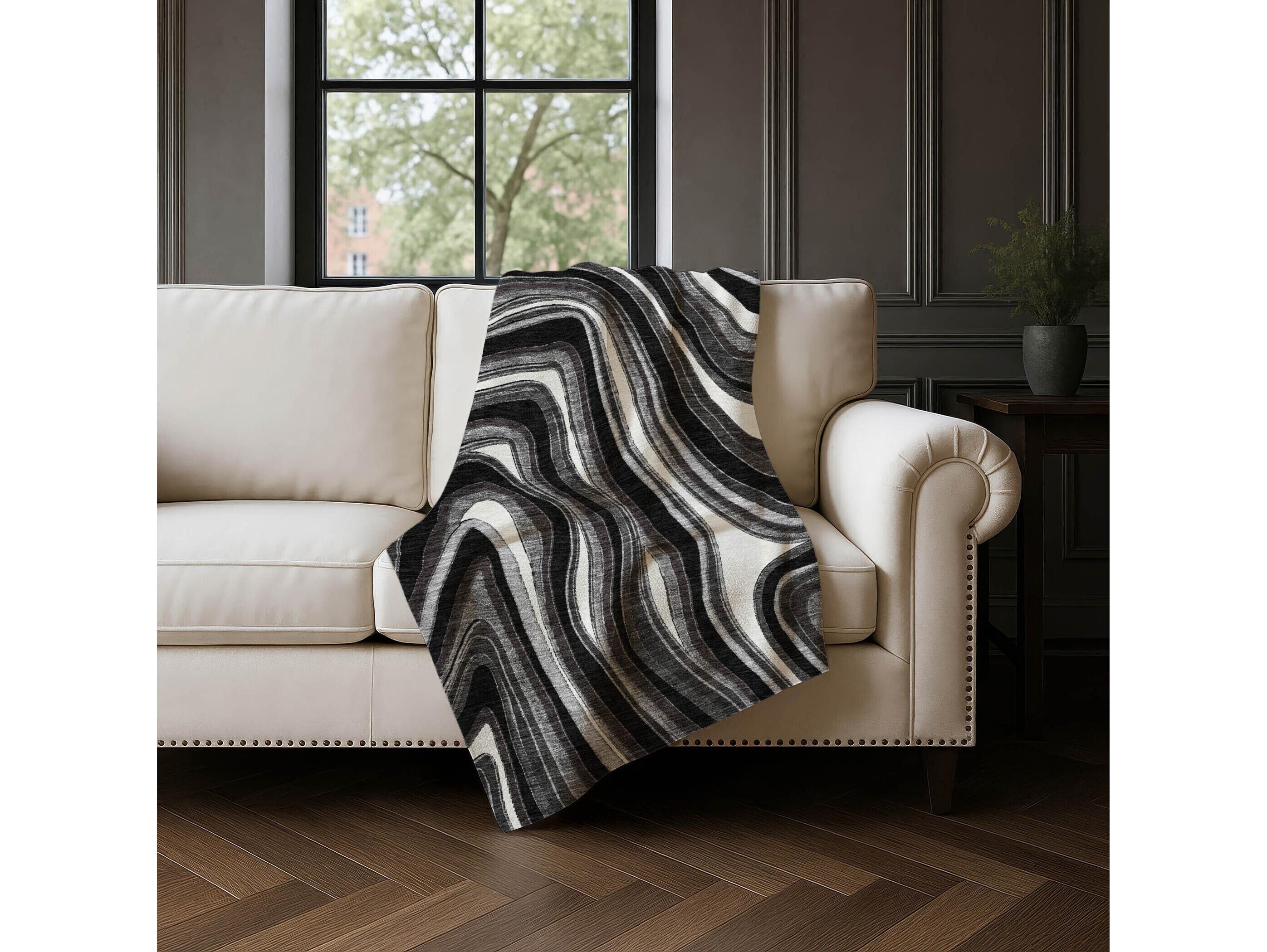 Dalyn Sherpa Black Polyester Throw