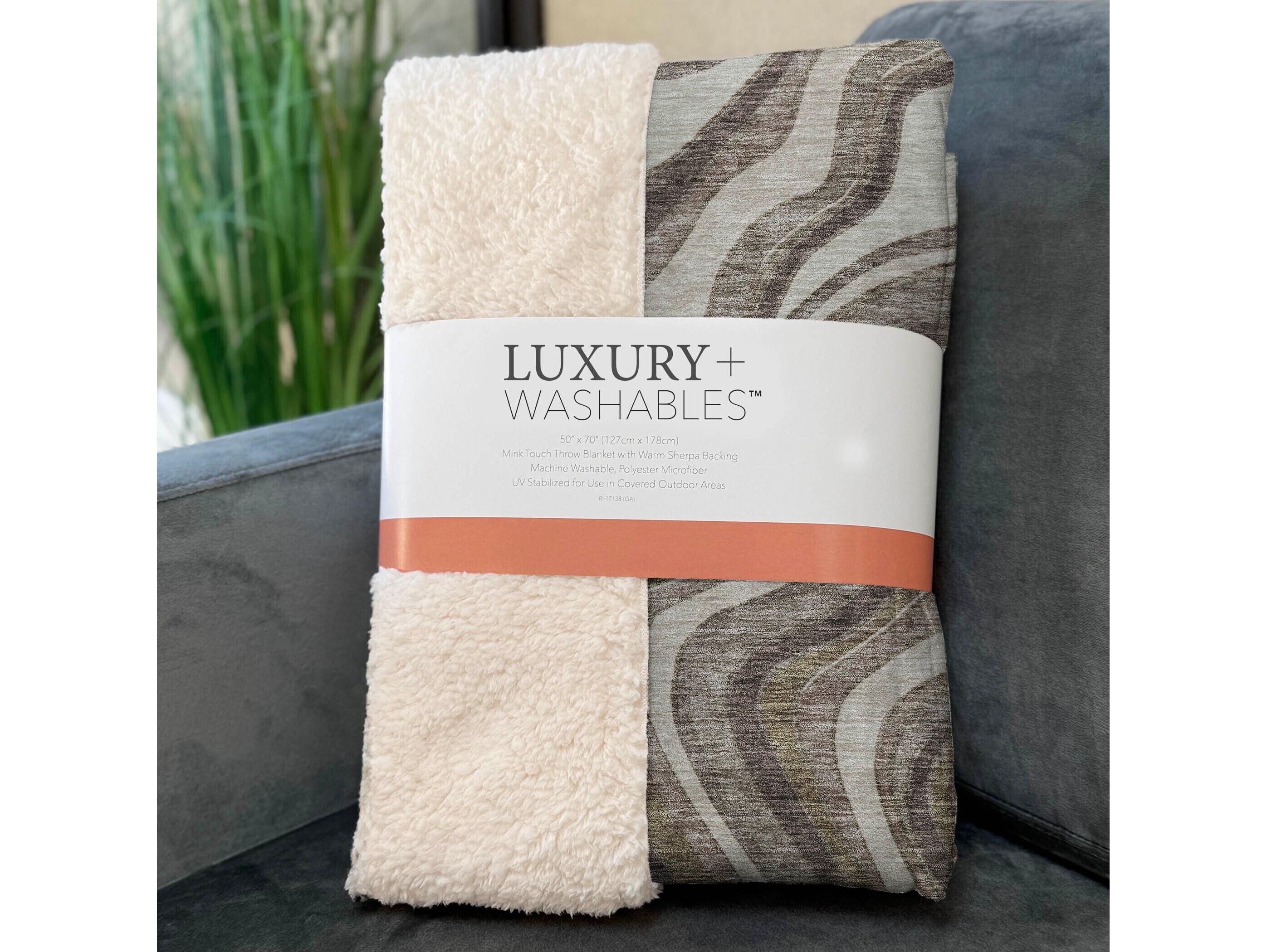 Dalyn Sherpa Brown Polyester Throw