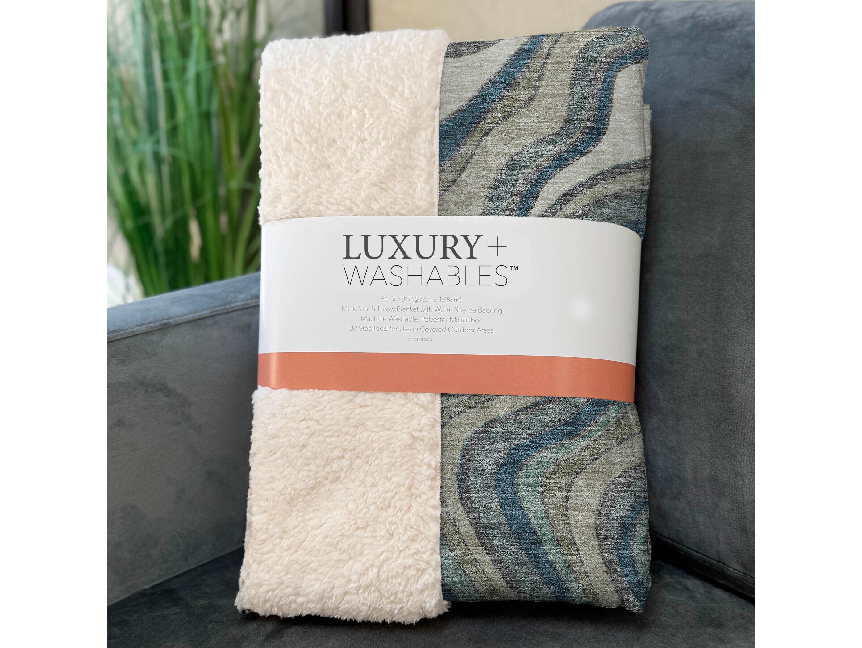 Dalyn Sherpa Teal Polyester Throw