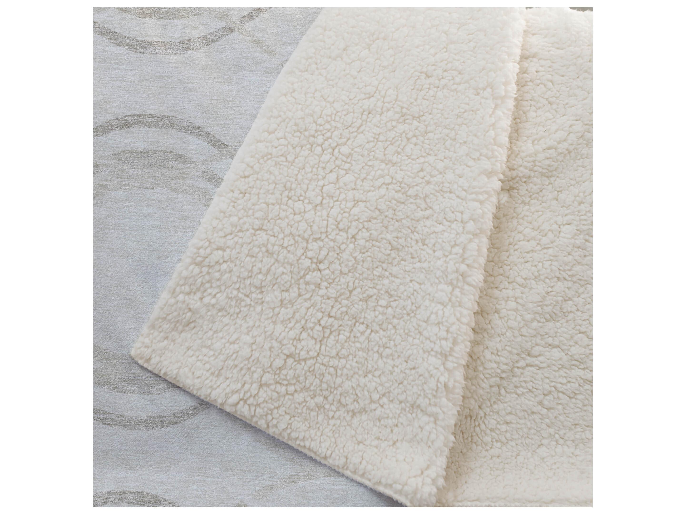 Dalyn Sherpa Ivory Polyester Throw