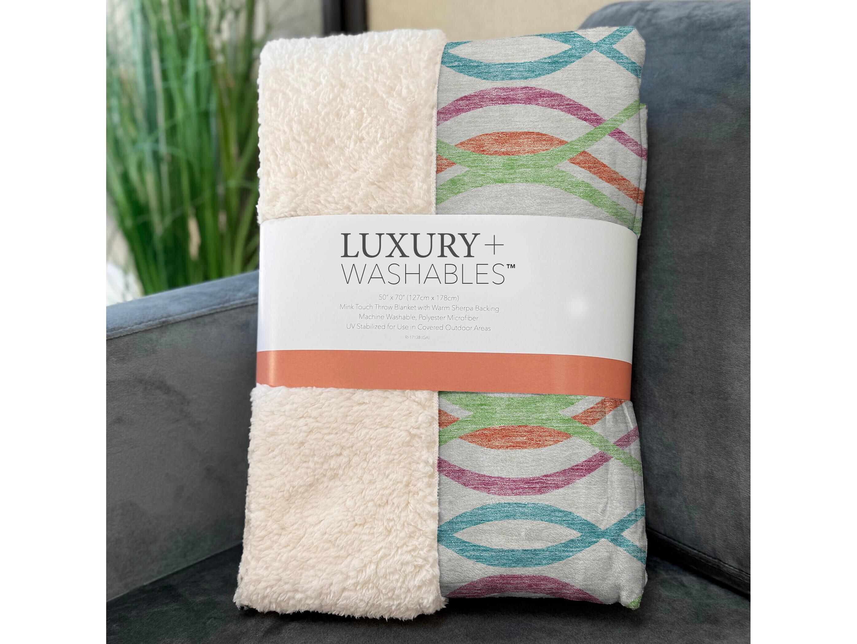 Dalyn Sherpa Ivory Polyester Throw