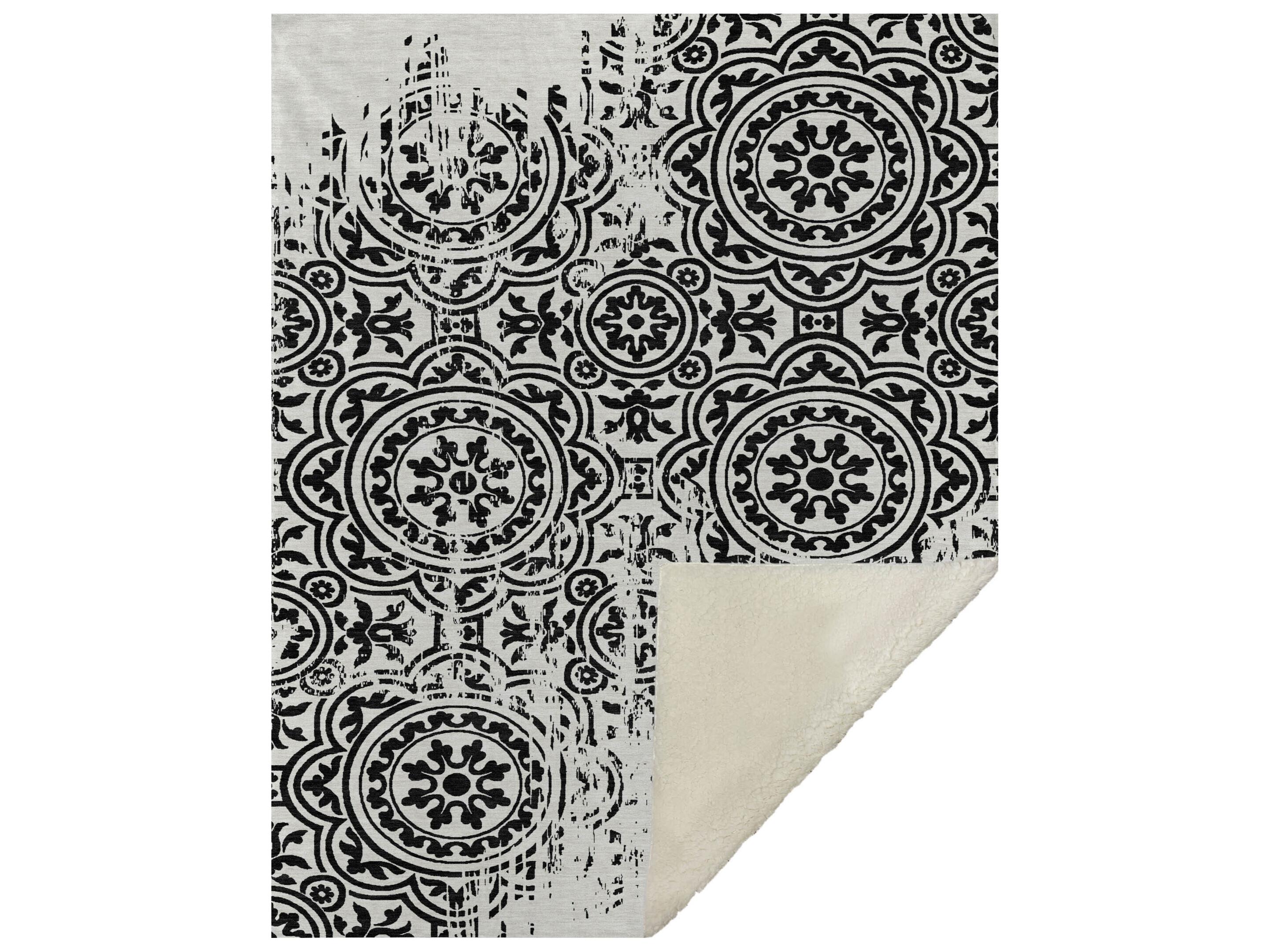 Dalyn Sherpa Black Polyester Throw