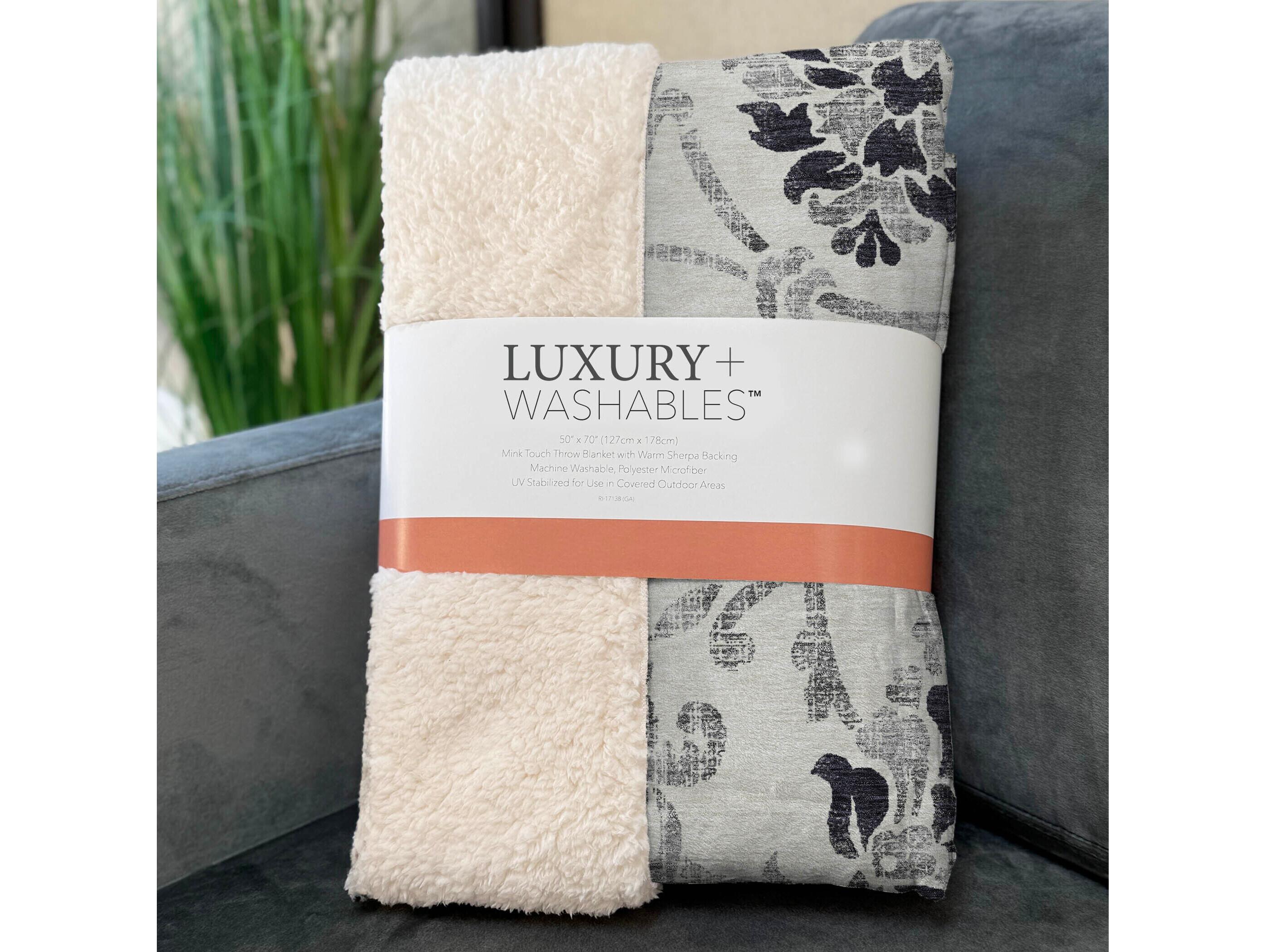 Dalyn Sherpa Black Polyester Throw