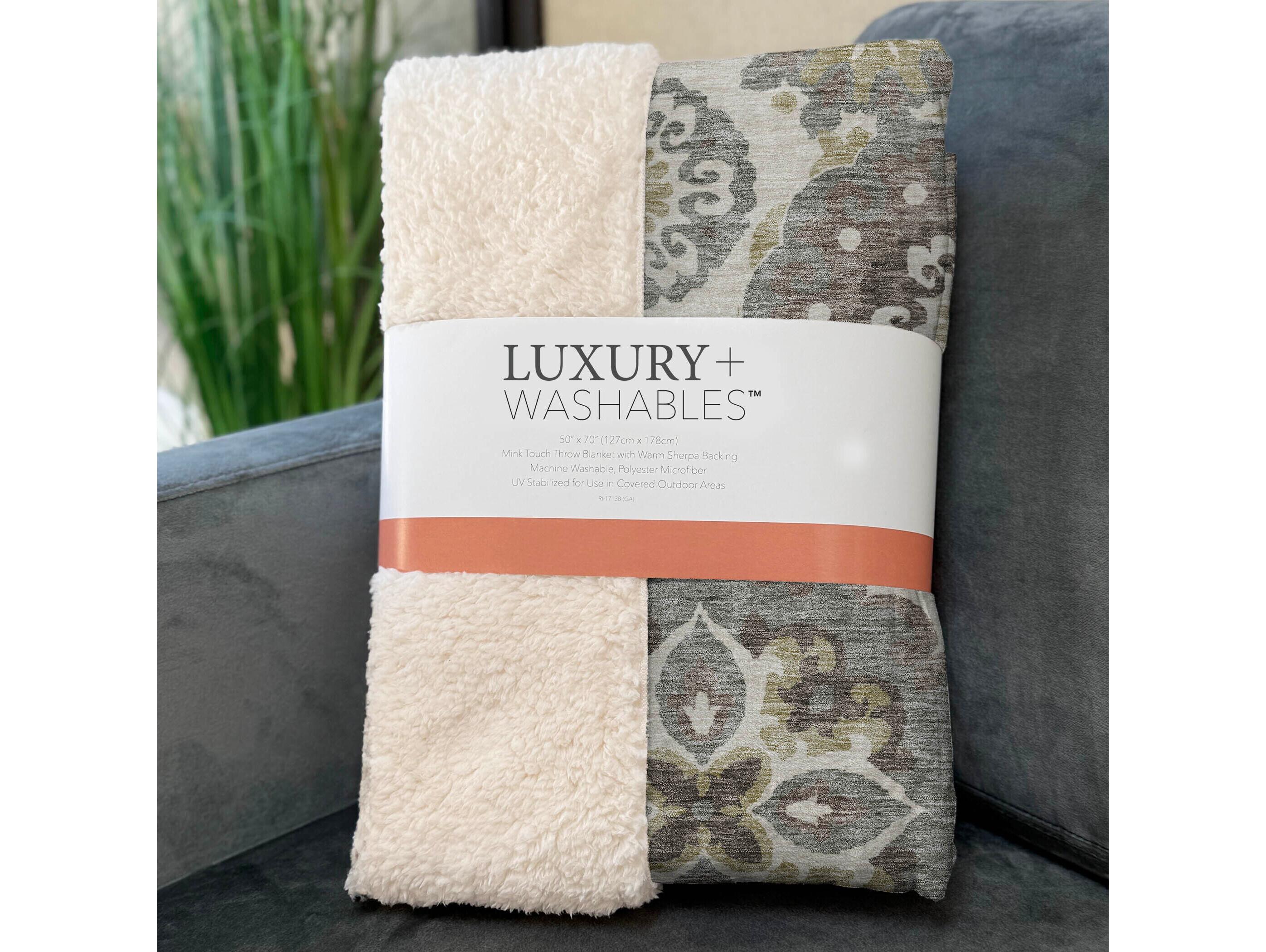 Dalyn Sherpa Brown Polyester Throw