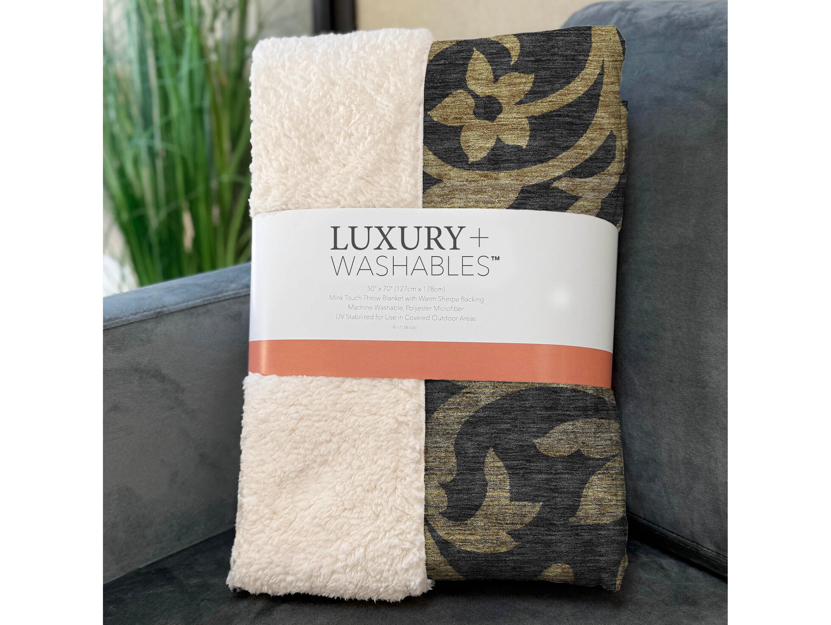 Dalyn Sherpa Black Polyester Throw