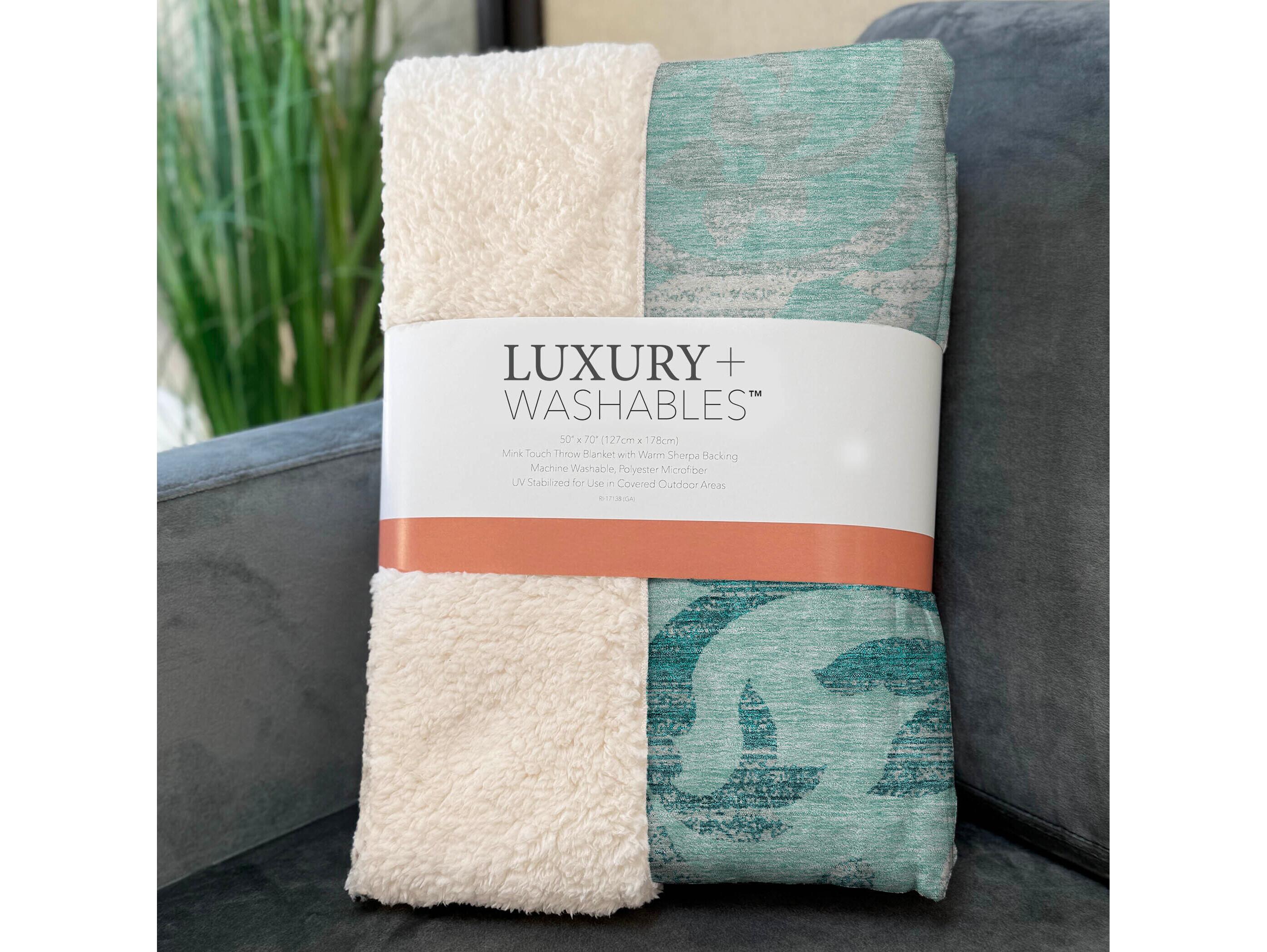 Dalyn Sherpa Teal Polyester Throw