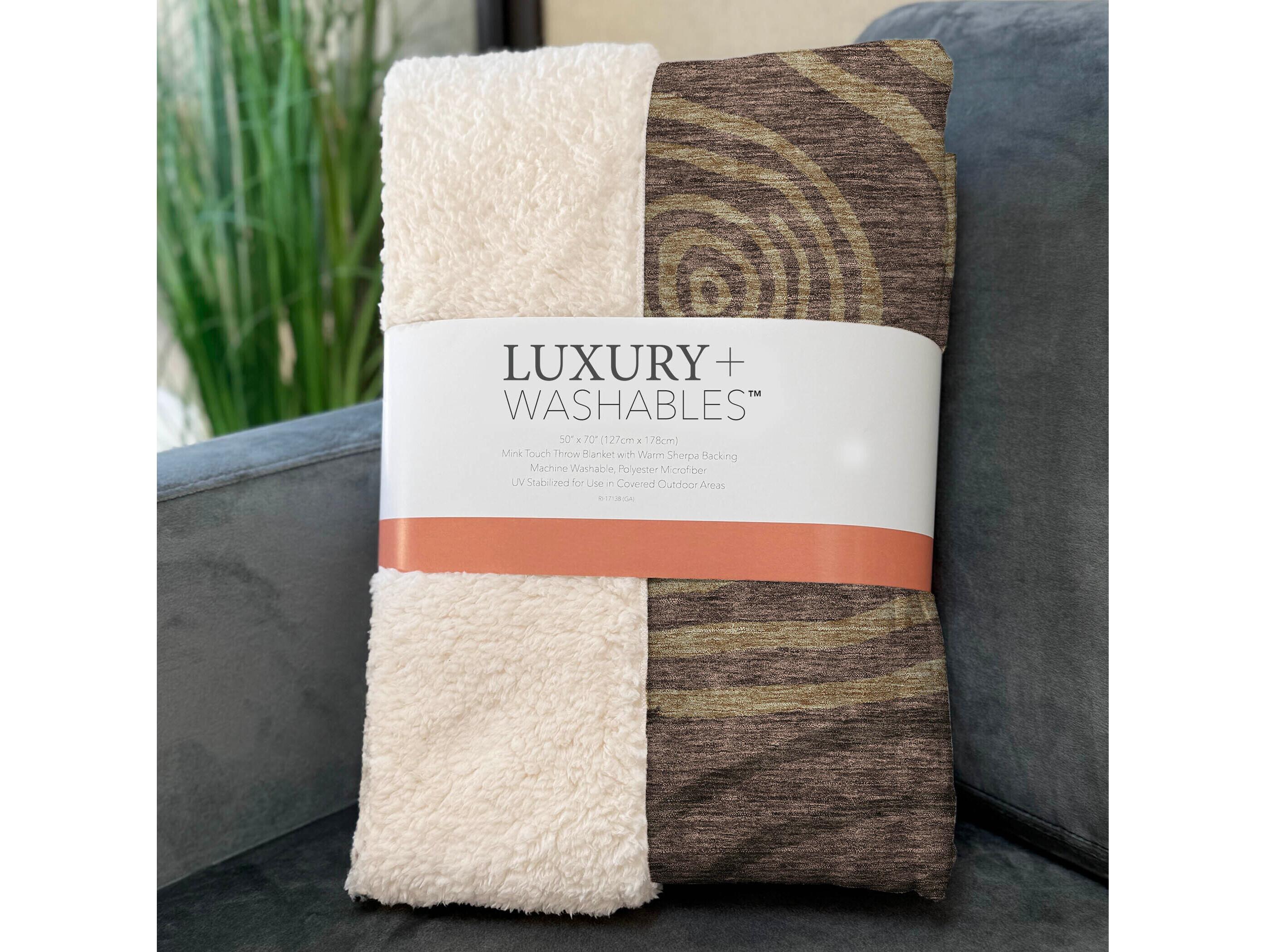Dalyn Sherpa Brown Polyester Throw