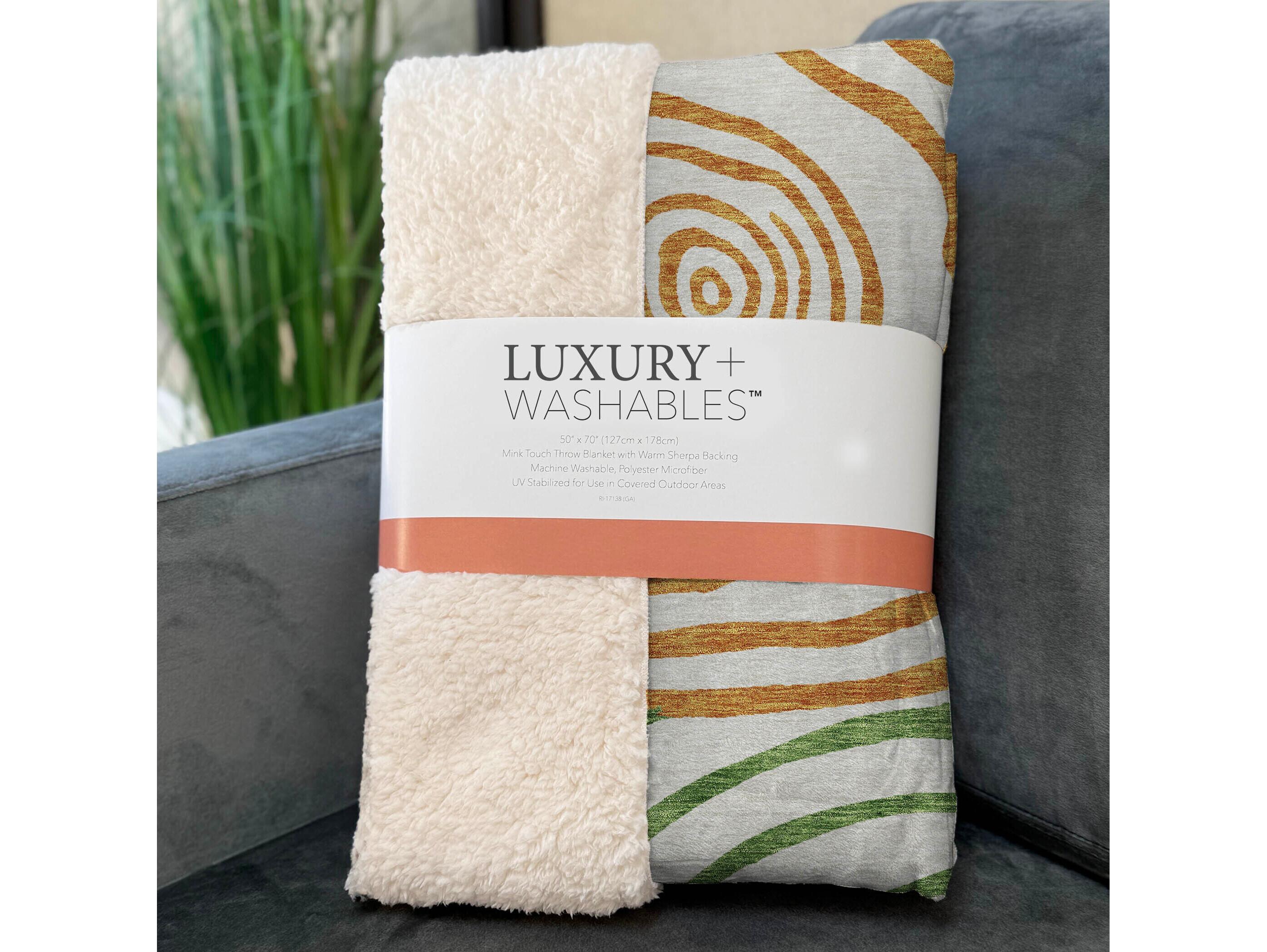 Dalyn Sherpa Ivory Polyester Throw