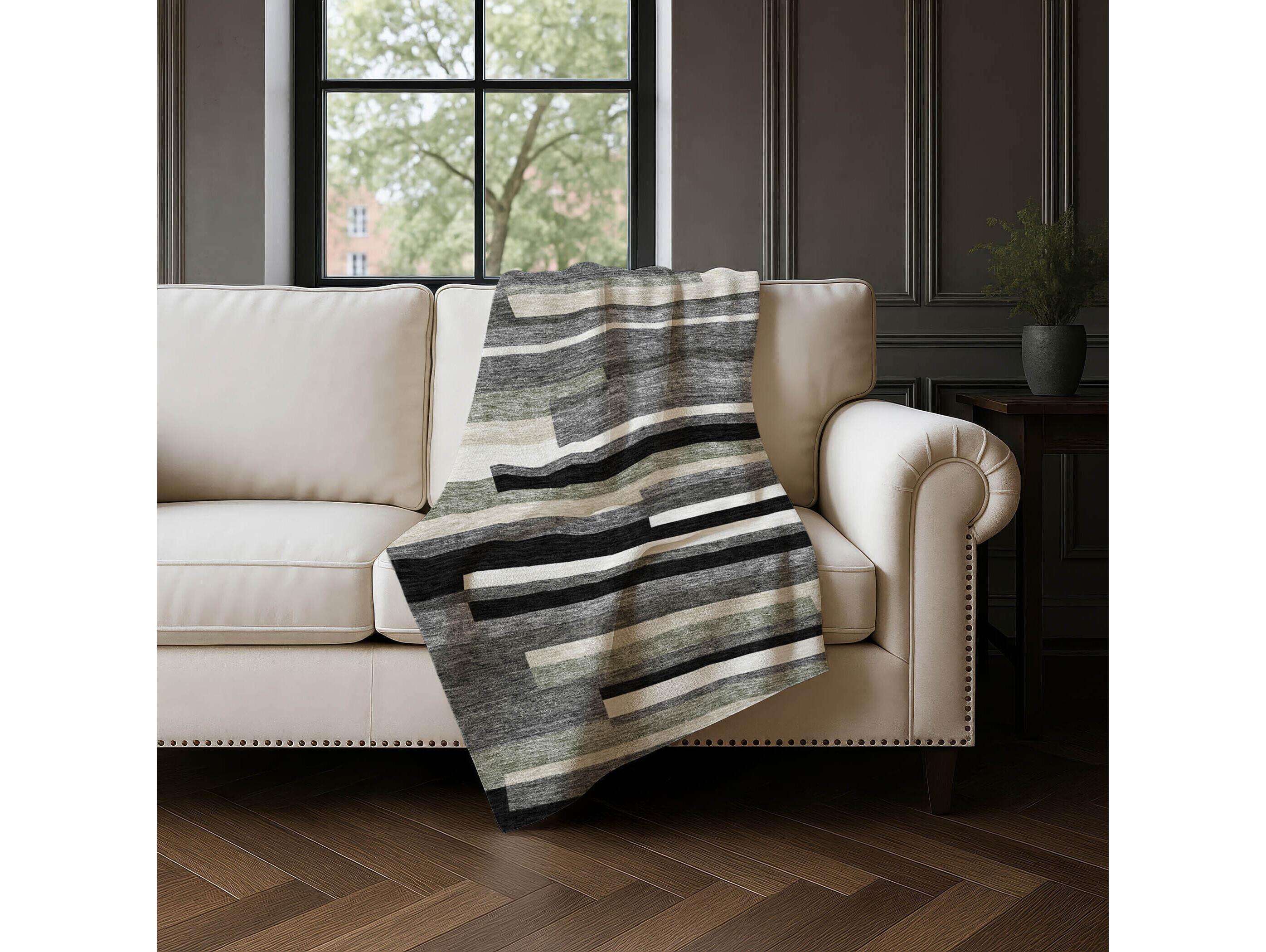 Dalyn Sherpa Black Polyester Throw