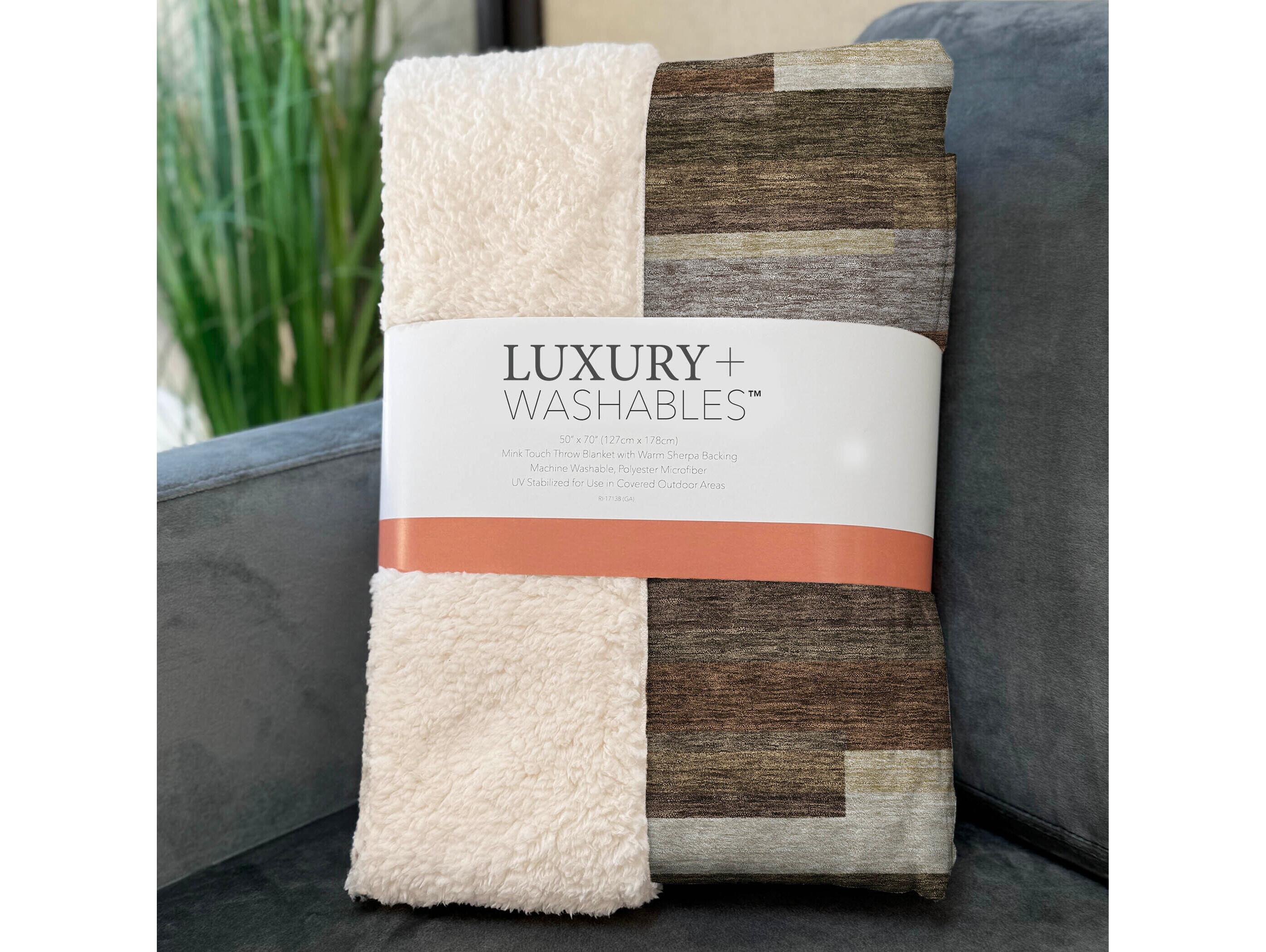 Dalyn Sherpa Brown Polyester Throw