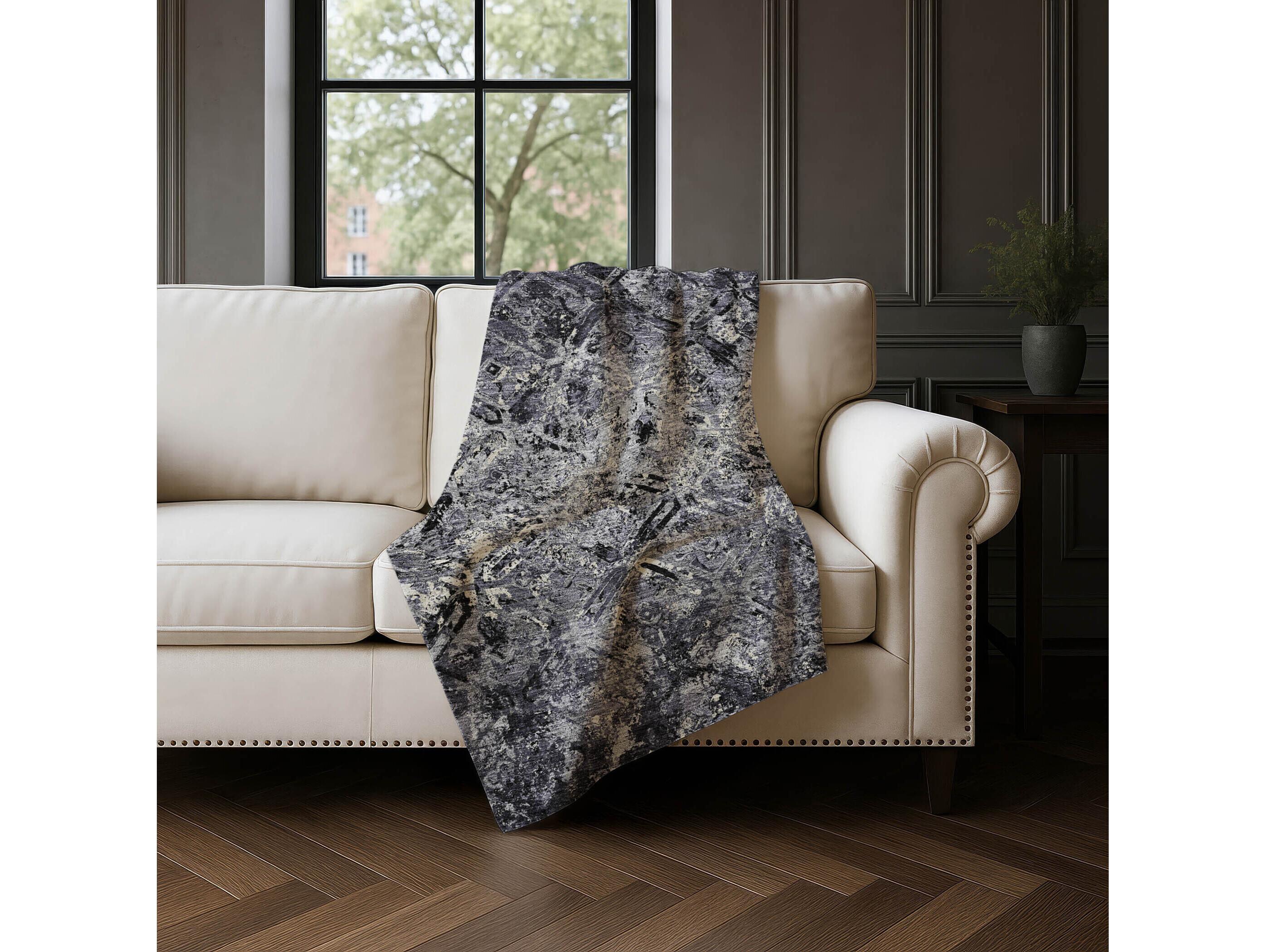 Dalyn Sherpa Black Polyester Throw