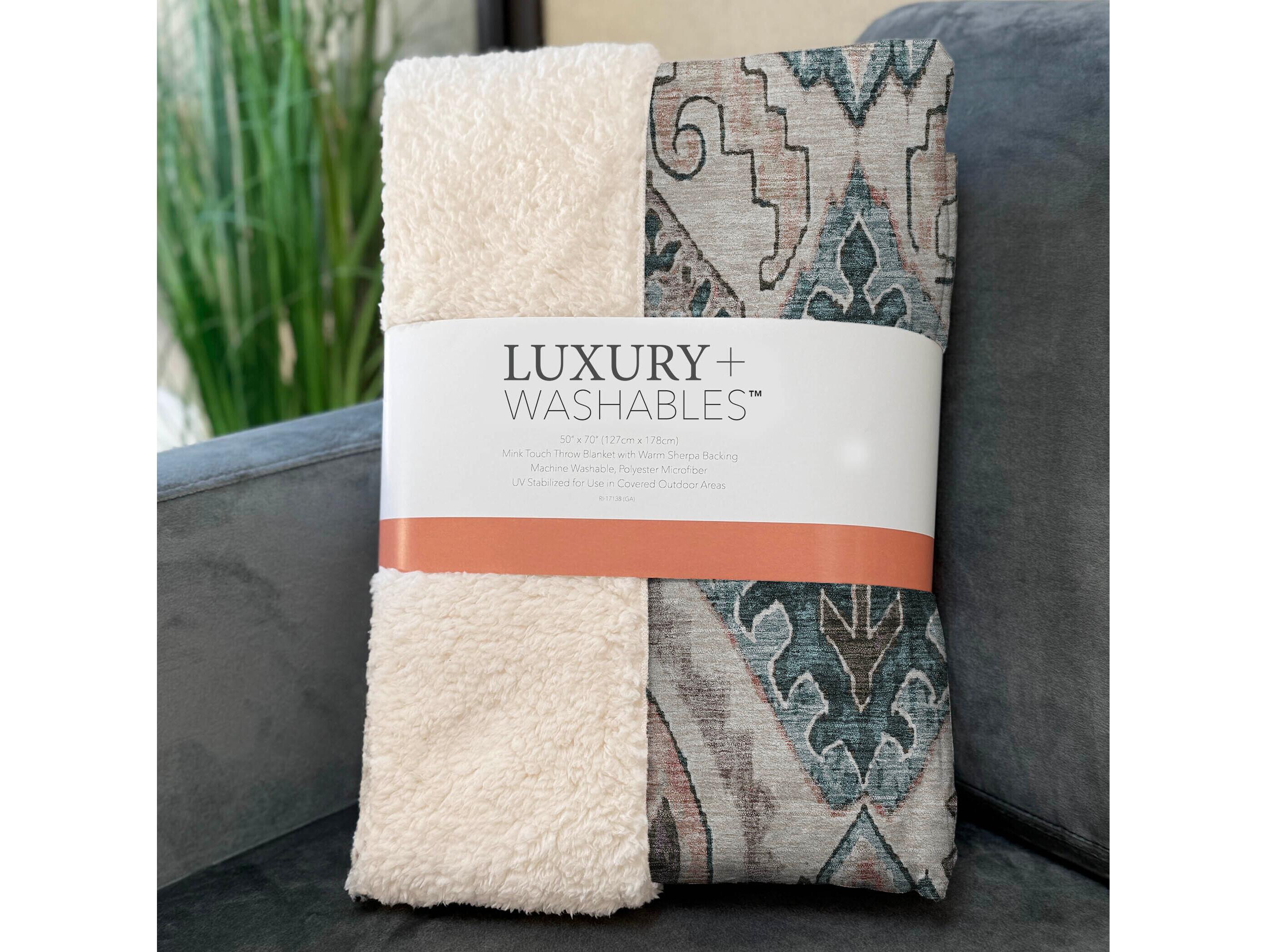 Dalyn Sherpa Brown Polyester Throw