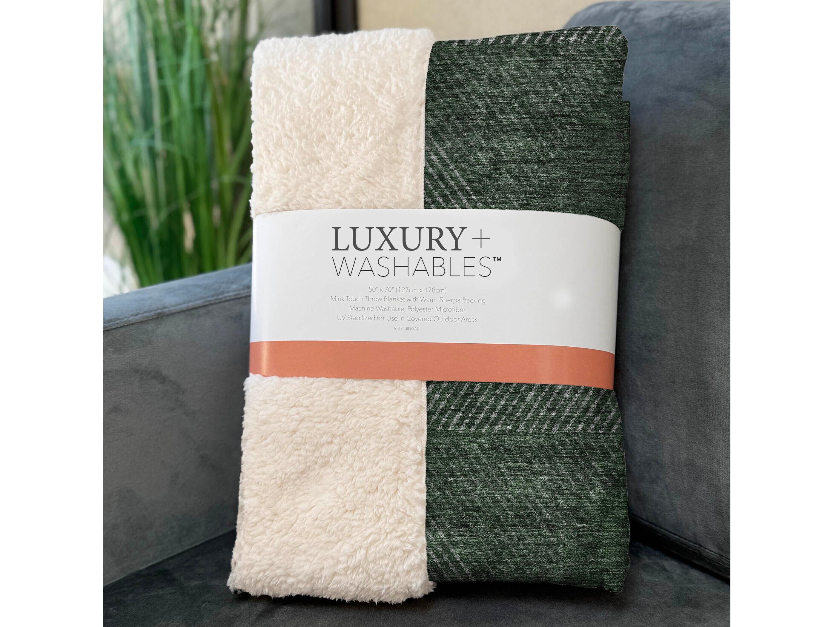 Dalyn Sherpa Green Polyester Throw