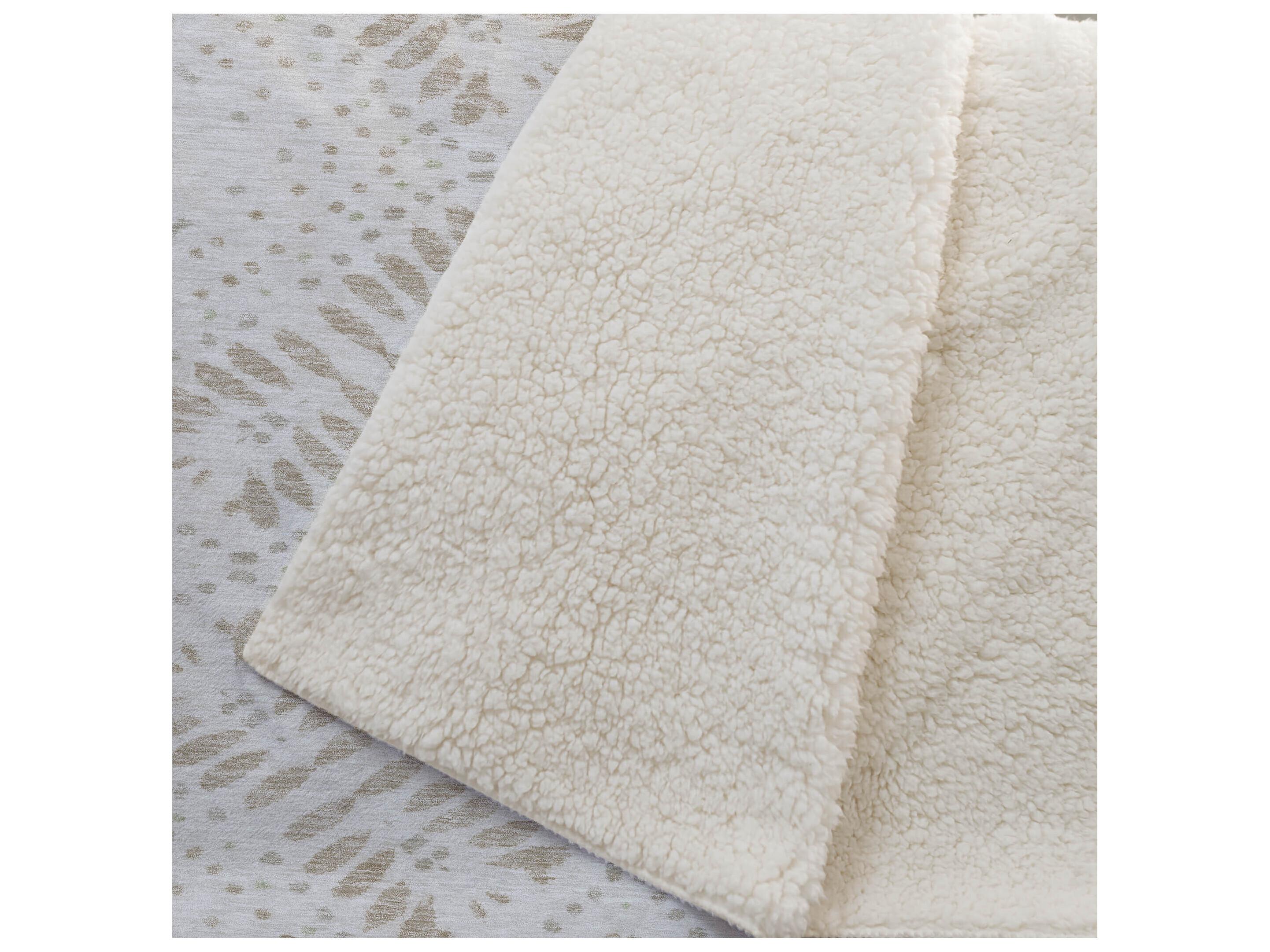 Dalyn Sherpa Brown Polyester Throw