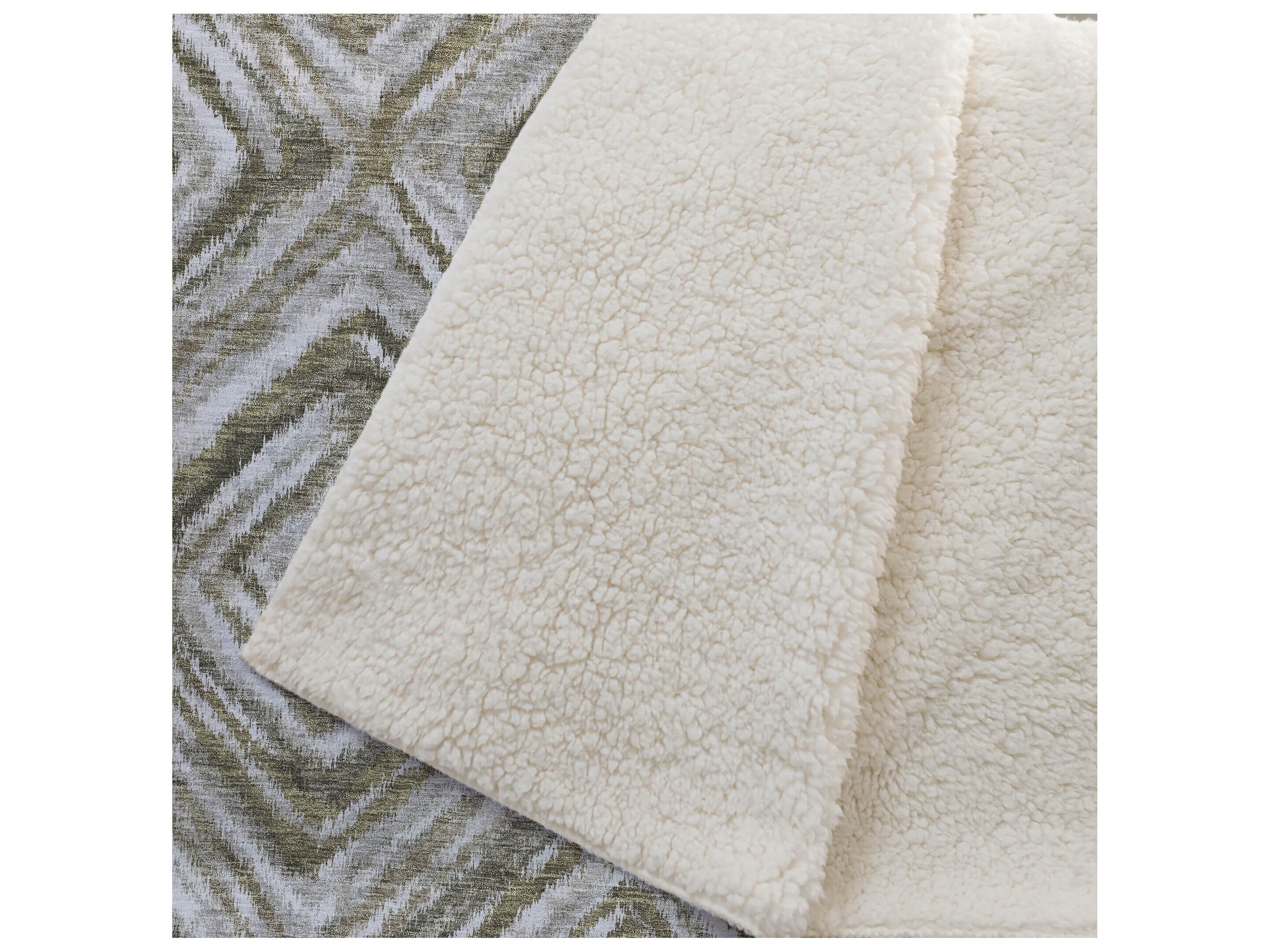 Dalyn Sherpa Brown Polyester Throw
