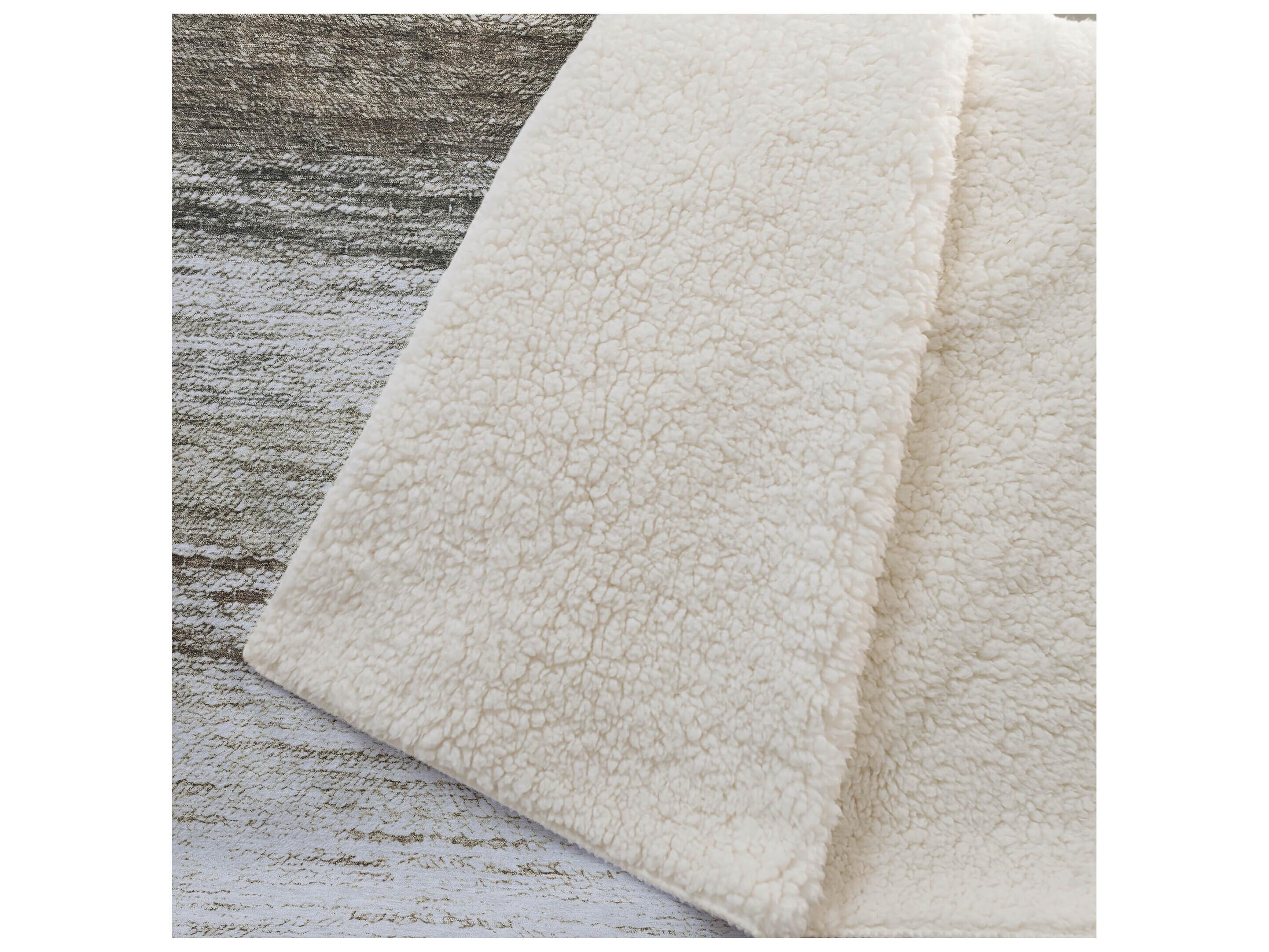 Dalyn Sherpa Brown Polyester Throw