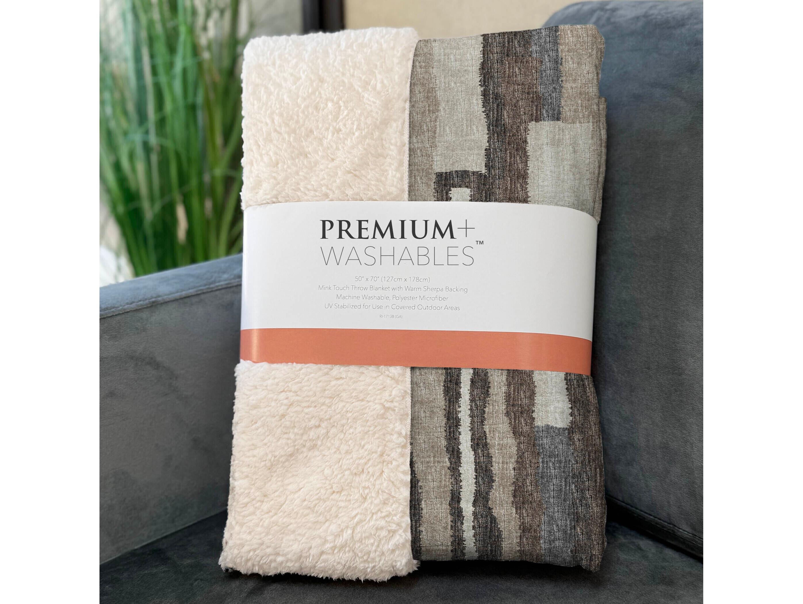 Dalyn Sherpa Brown Polyester Throw