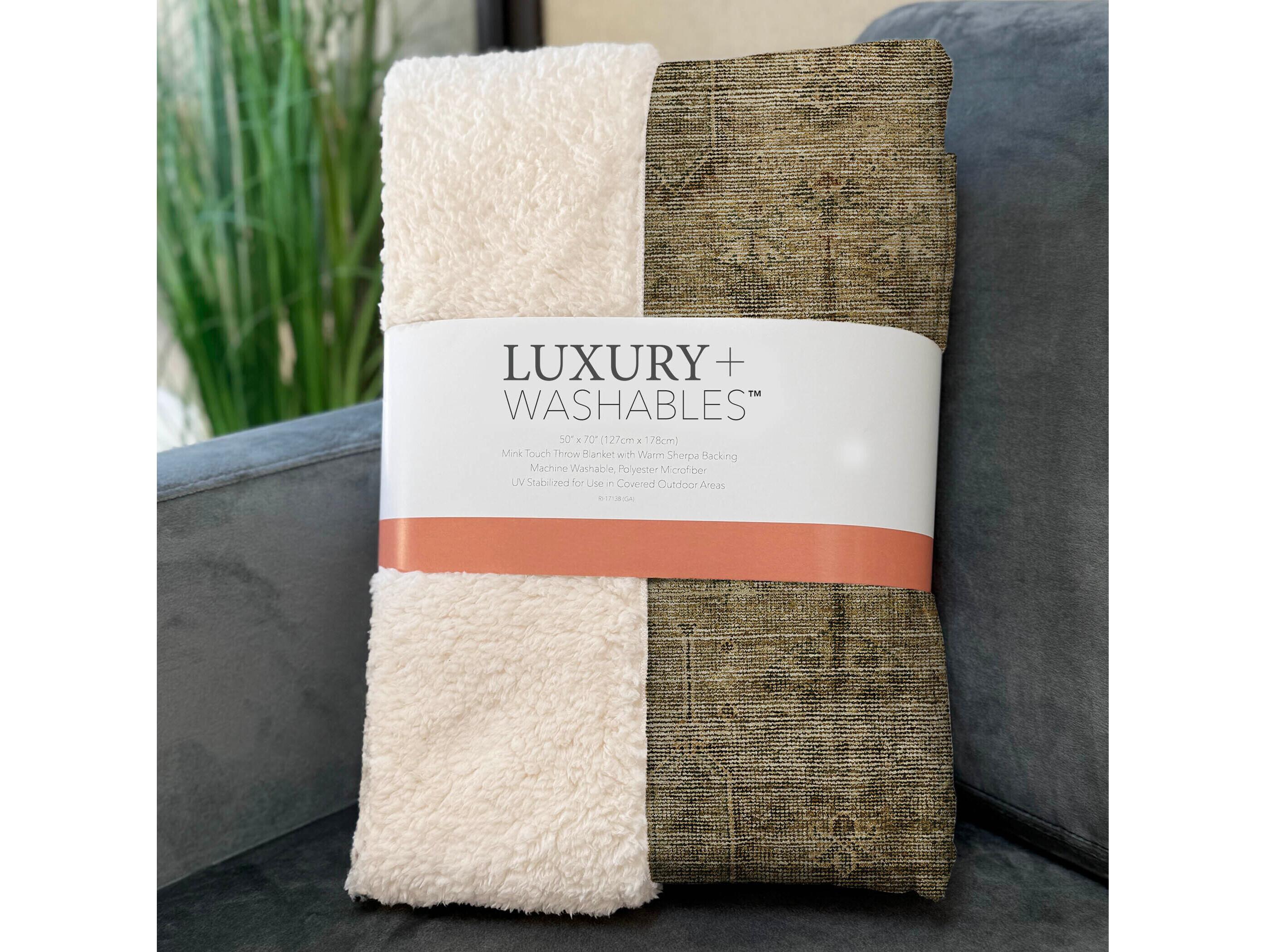 Dalyn Sherpa Brown Polyester Throw