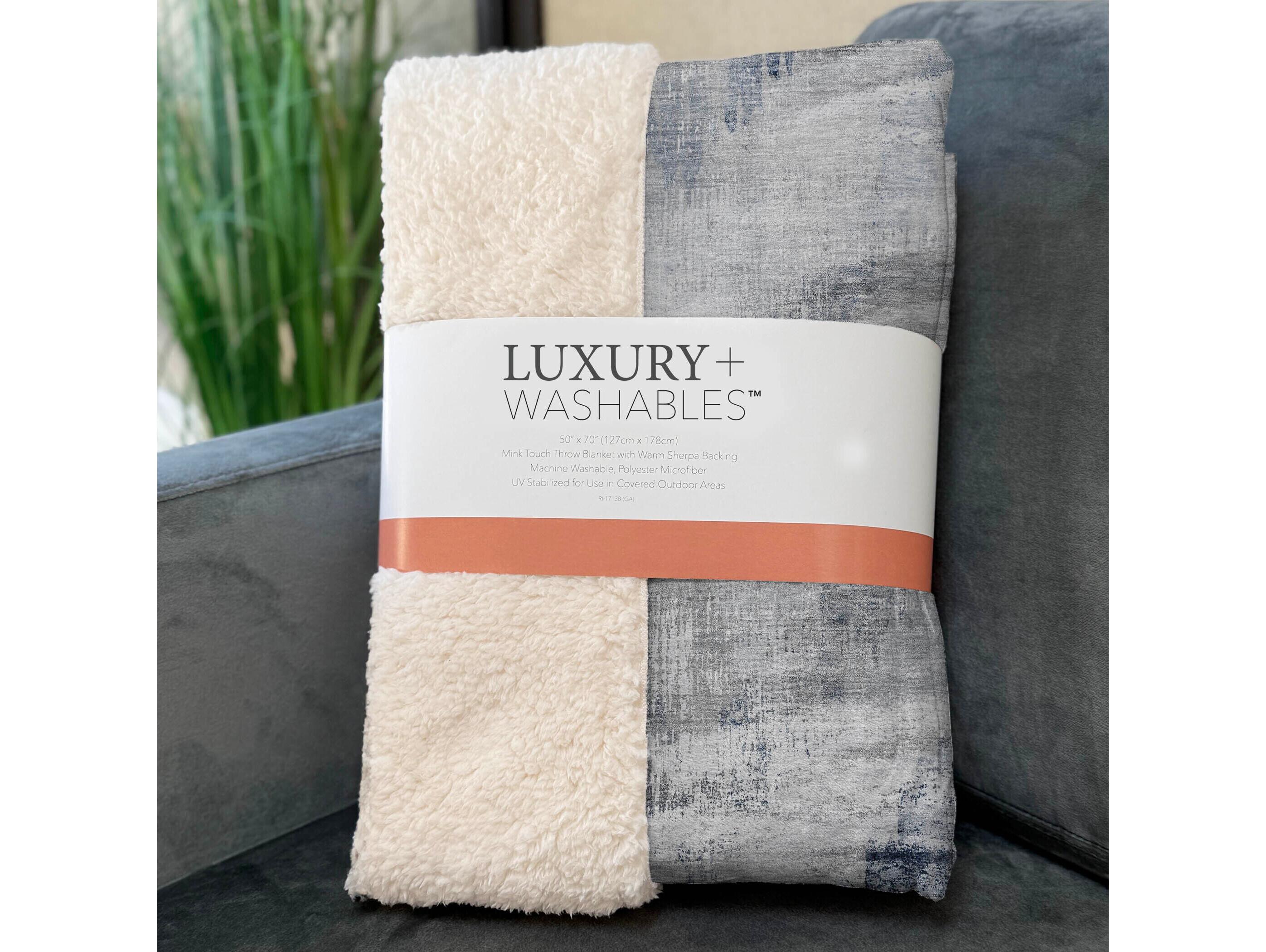 Dalyn Sherpa Gray Polyester Throw