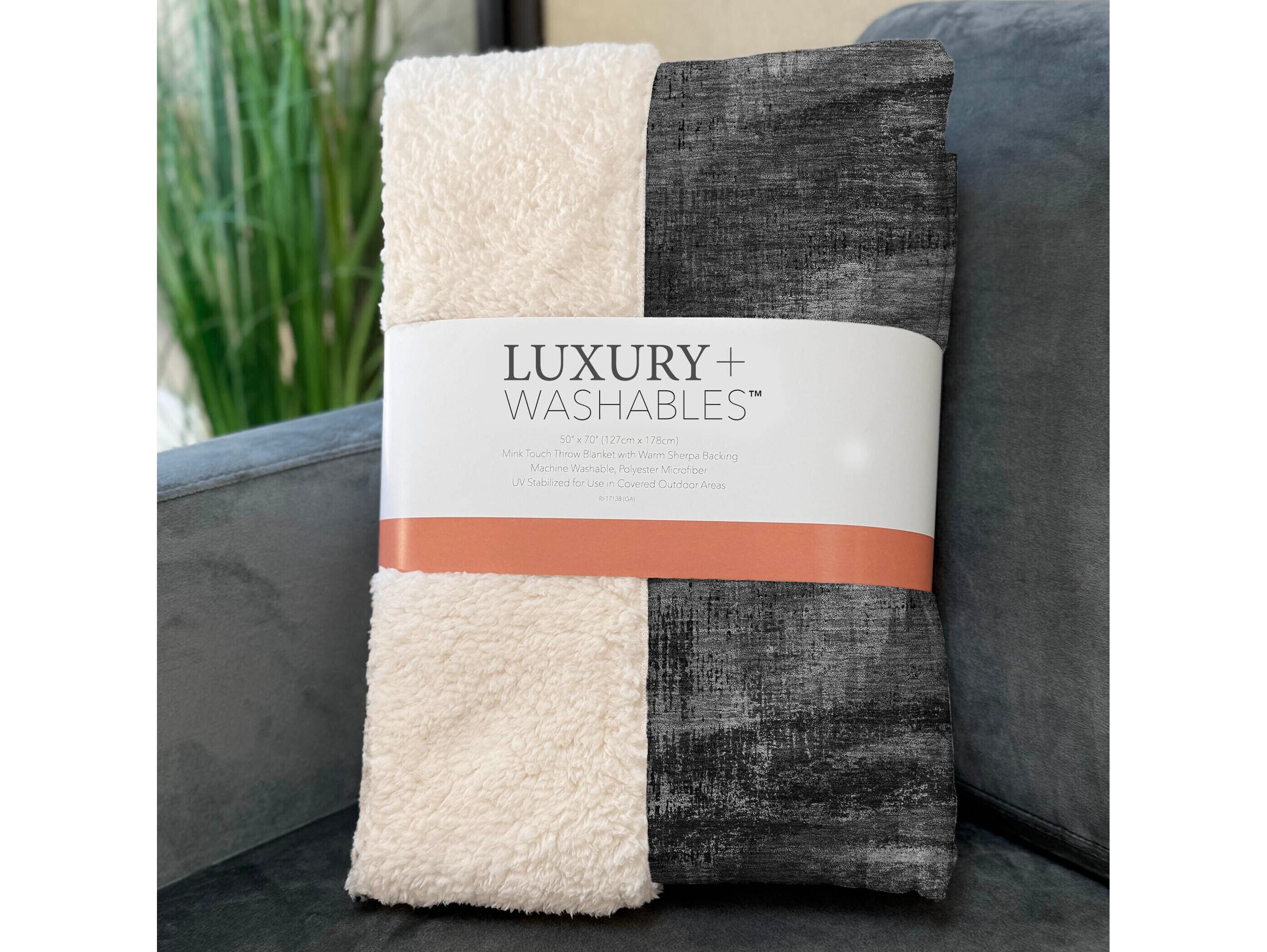 Dalyn Sherpa Gray Polyester Throw