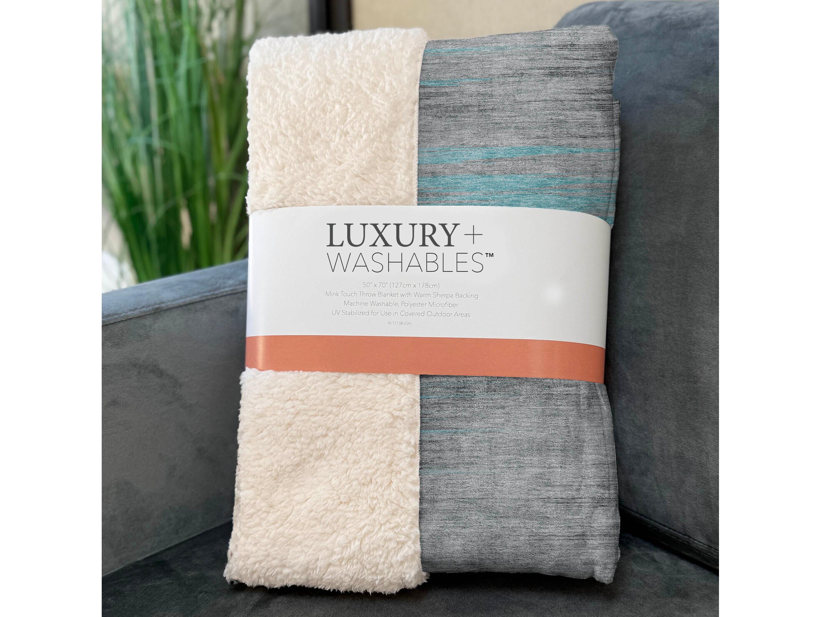 Dalyn Sherpa Teal Polyester Throw