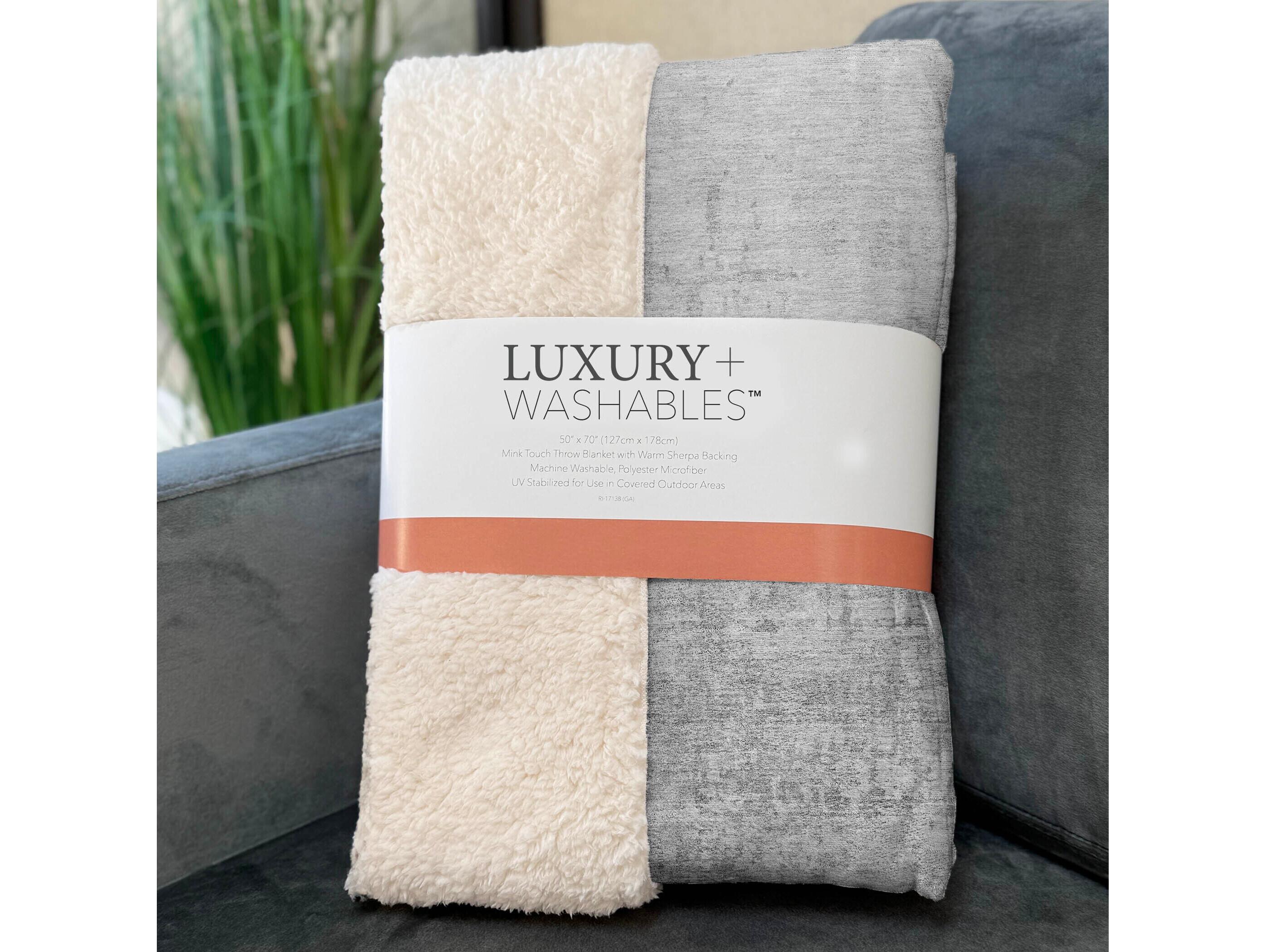 Dalyn Sherpa Gray Polyester Throw