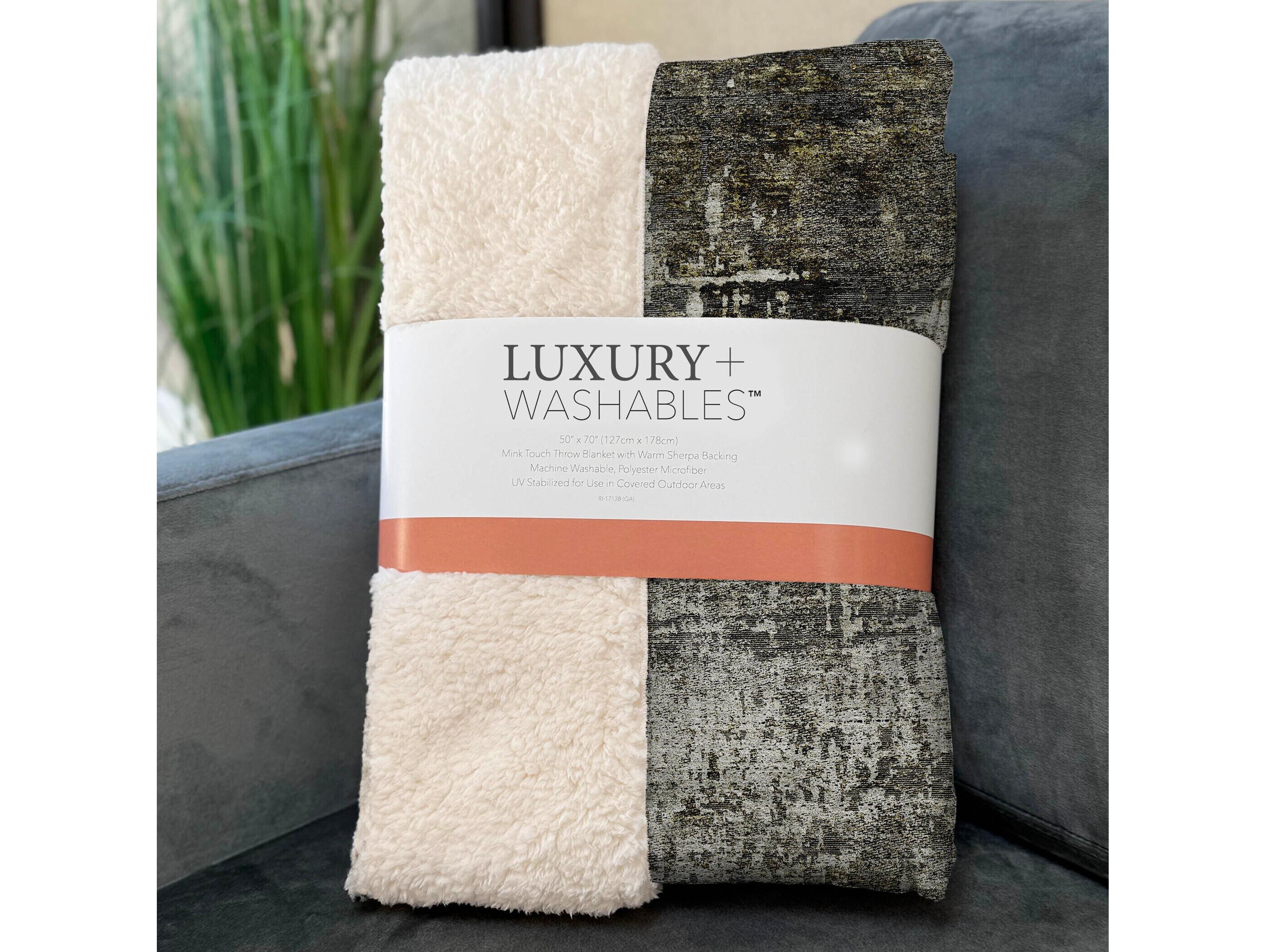 Dalyn Sherpa Brown Polyester Throw