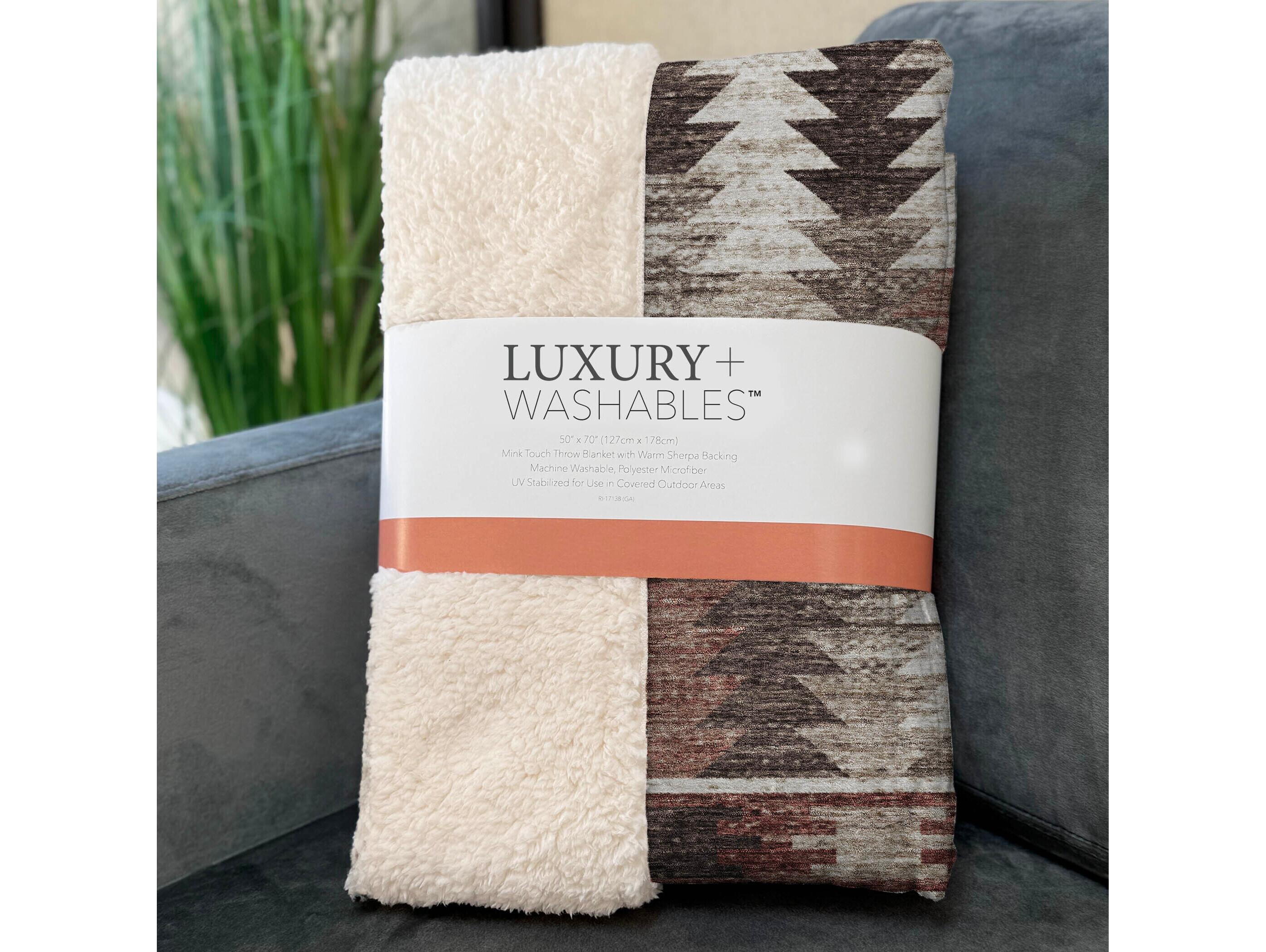 Dalyn Sherpa Brown Polyester Throw