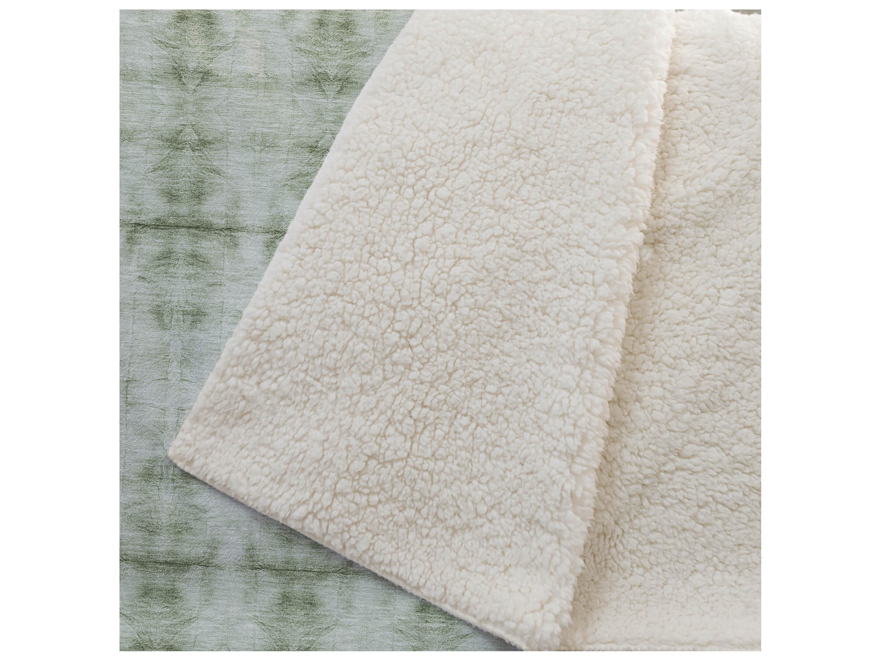 Dalyn Sherpa Green Polyester Throw