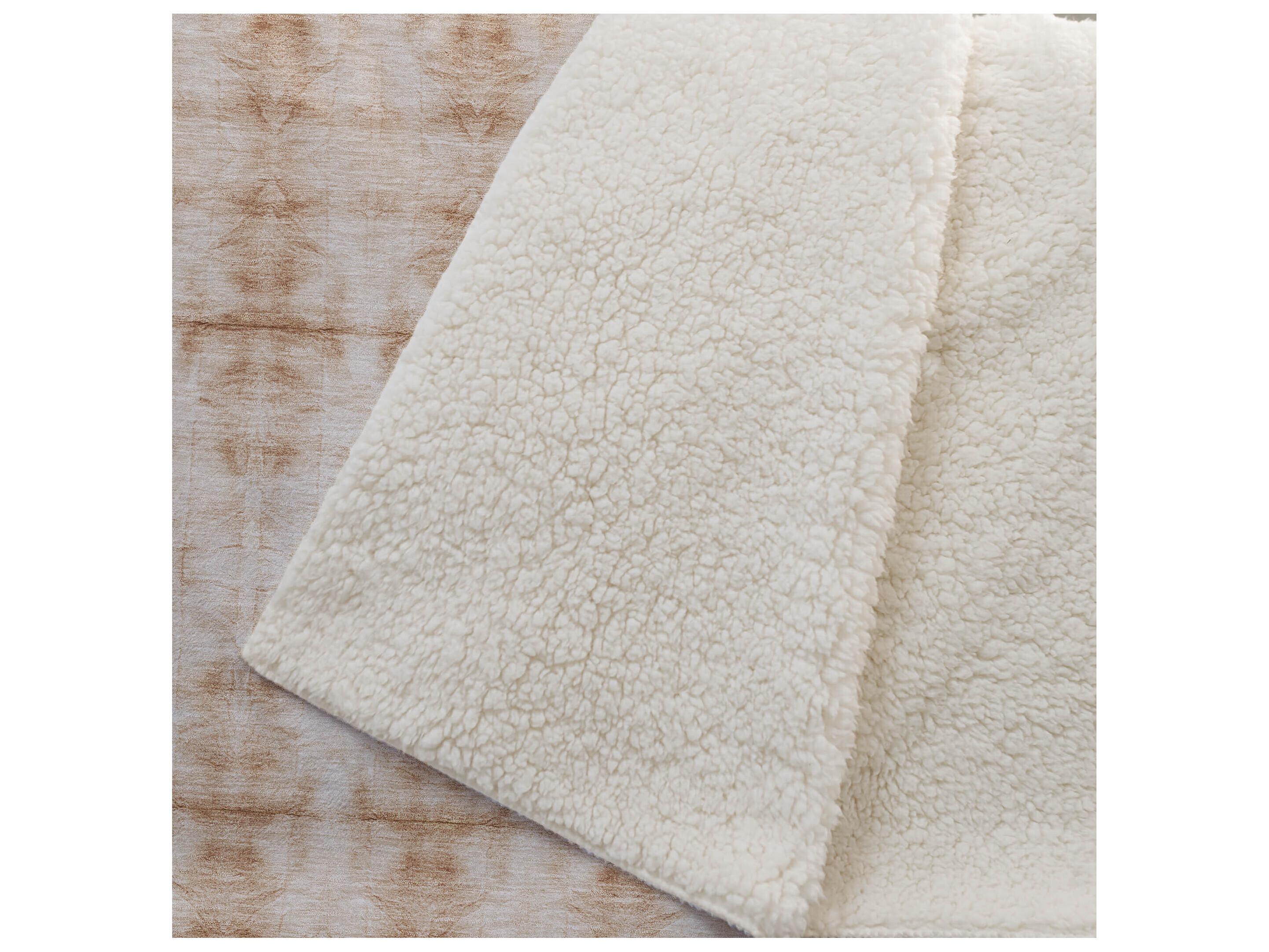 Dalyn Sherpa Orange Polyester Throw