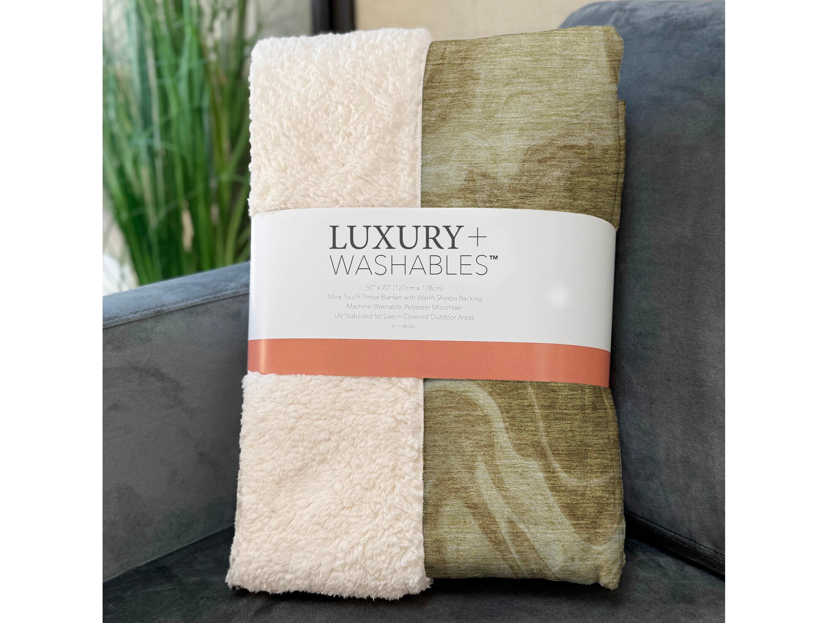 Dalyn Sherpa Brown Polyester Throw