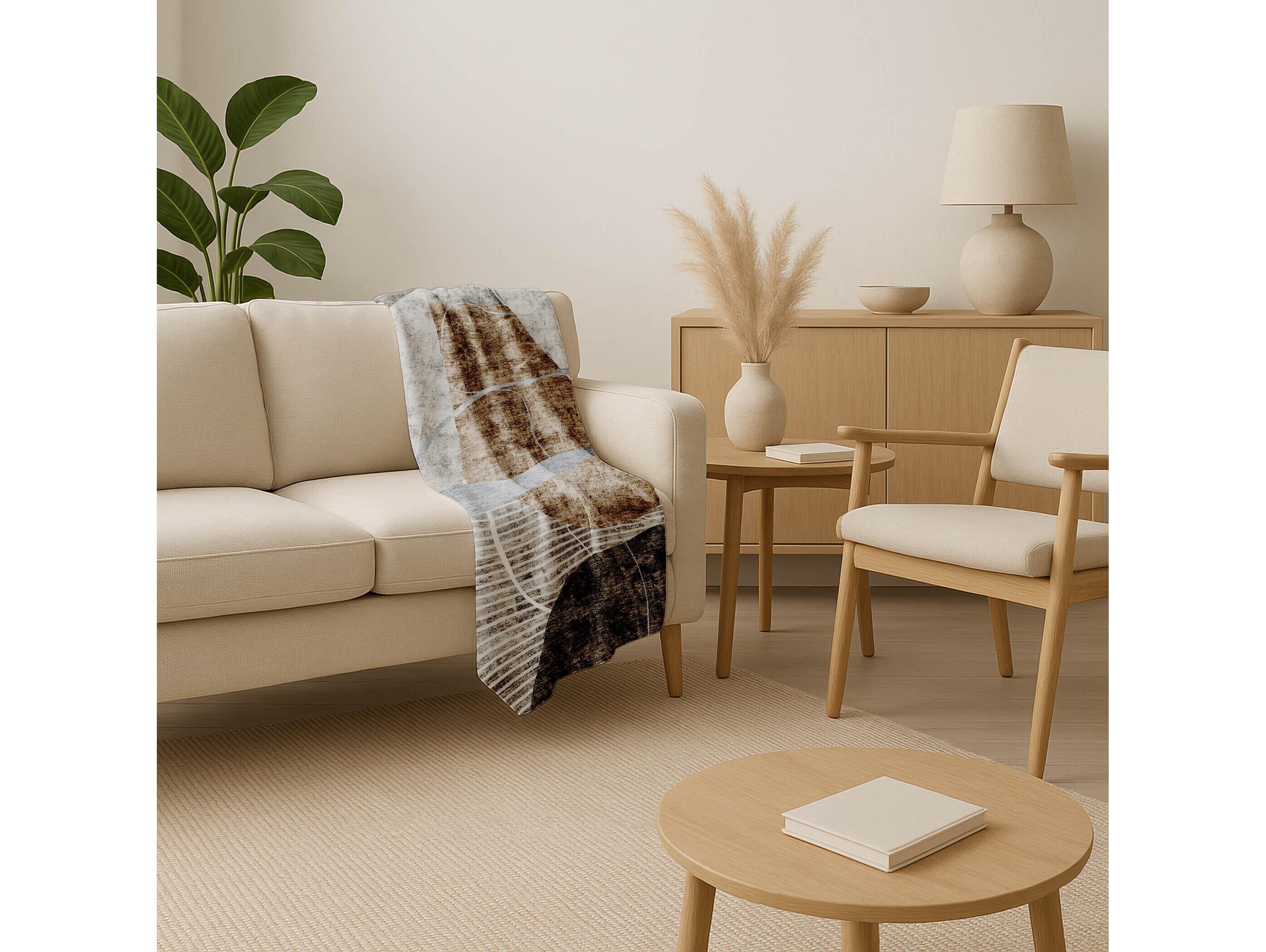 Dalyn Sherpa Brown Polyester Throw