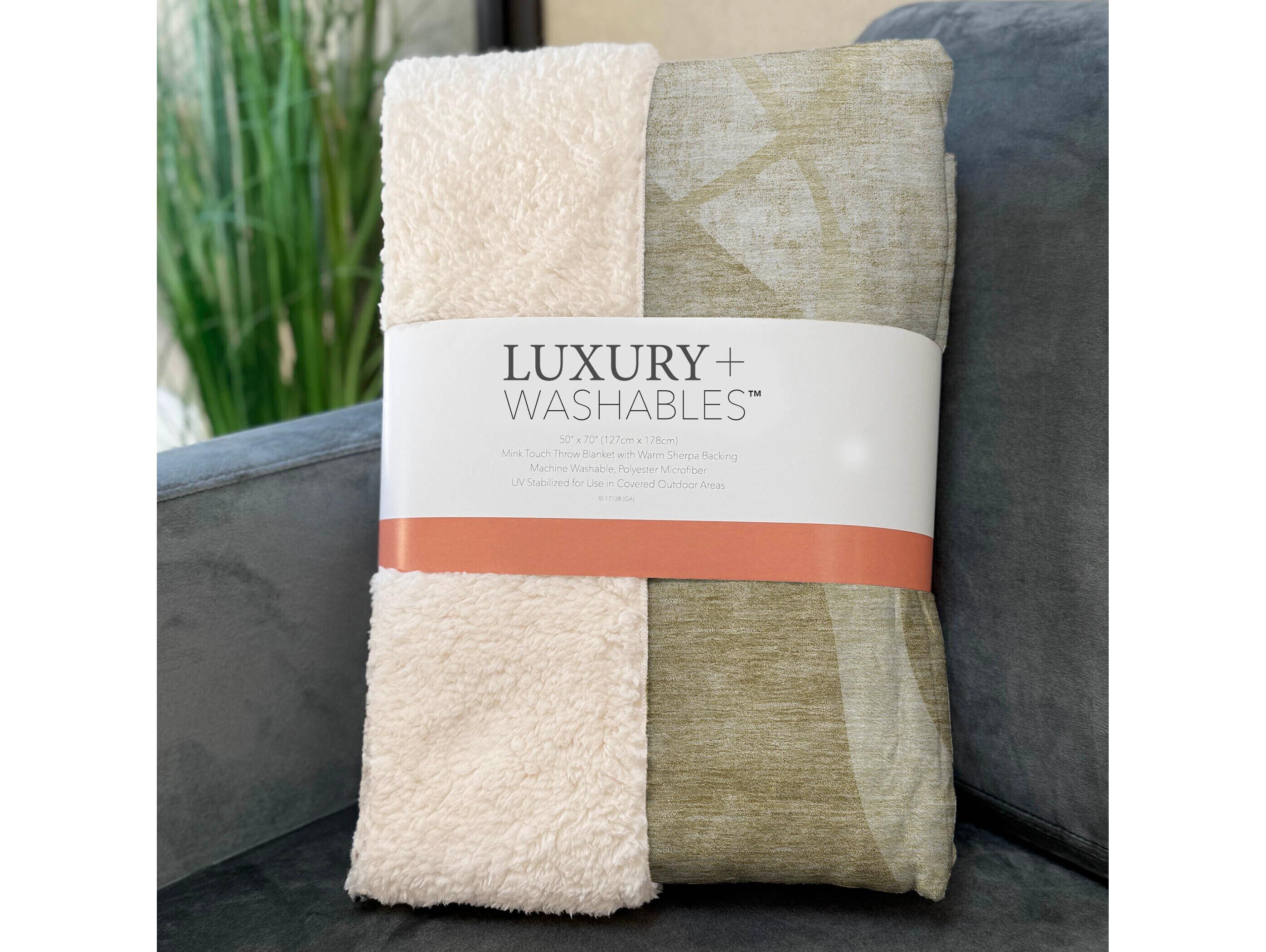 Dalyn Sherpa Brown Polyester Throw