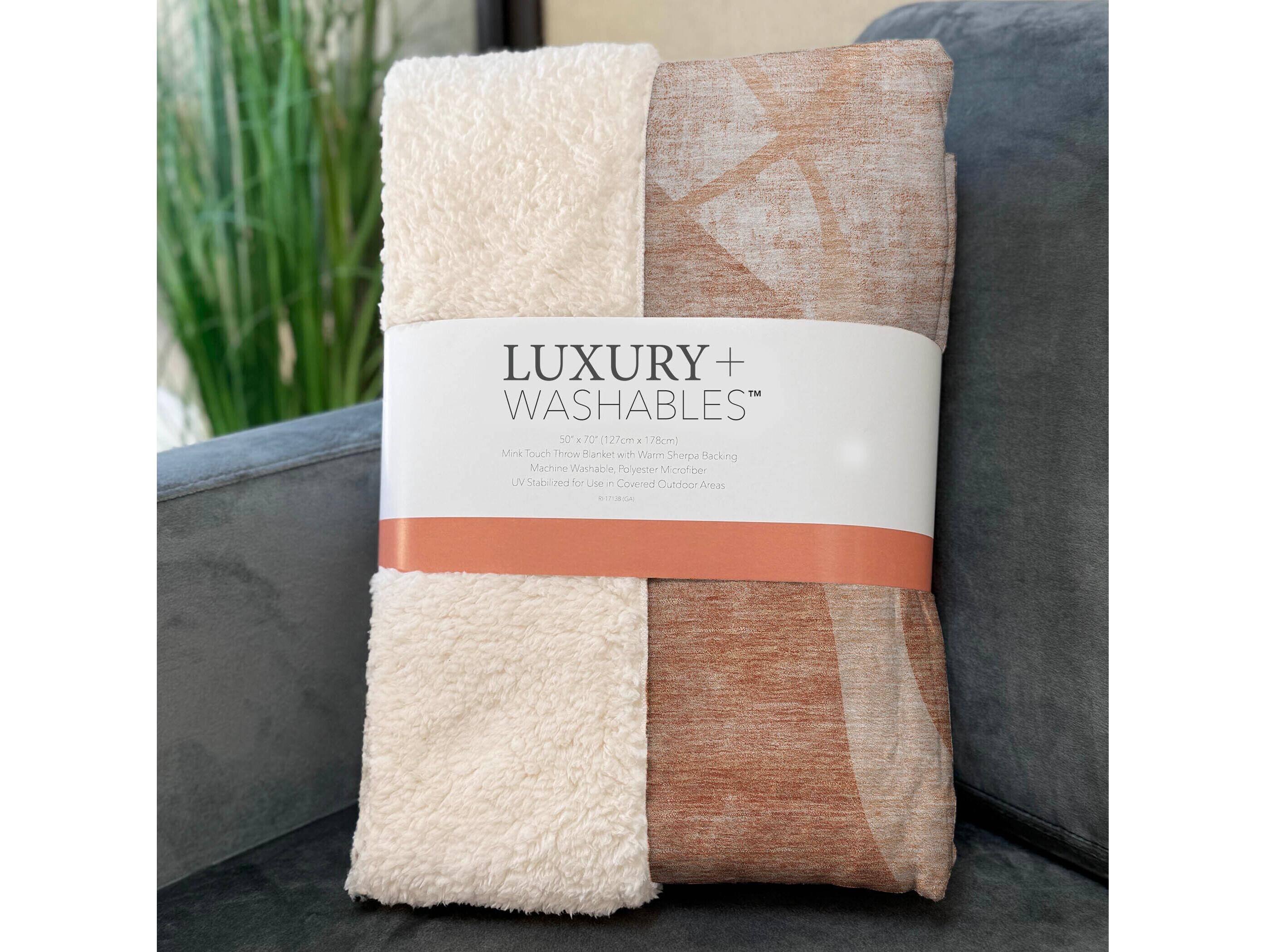 Dalyn Sherpa Orange Polyester Throw