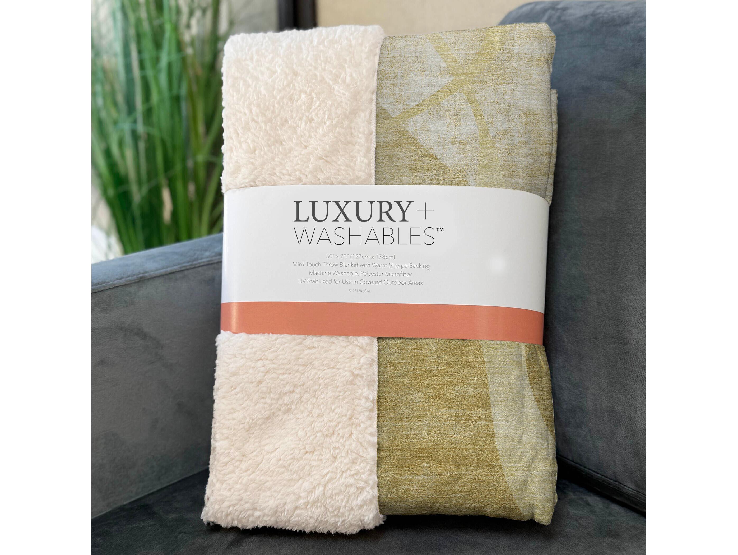 Dalyn Sherpa Gold Polyester Throw