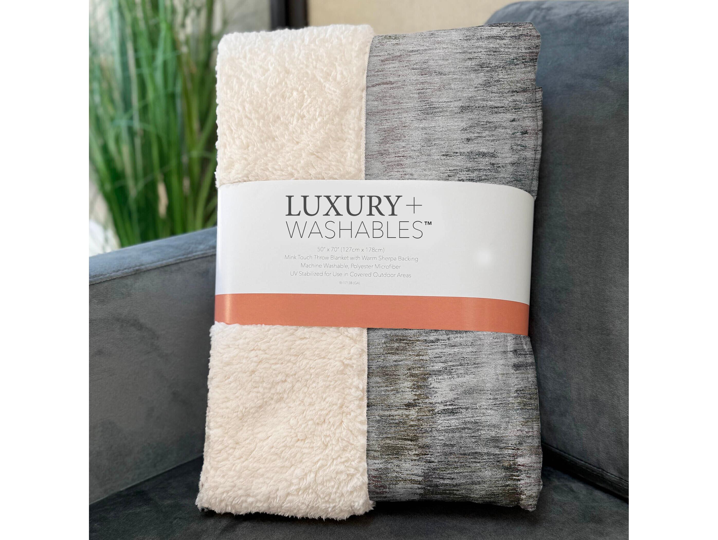 Dalyn Sherpa Brown Polyester Throw