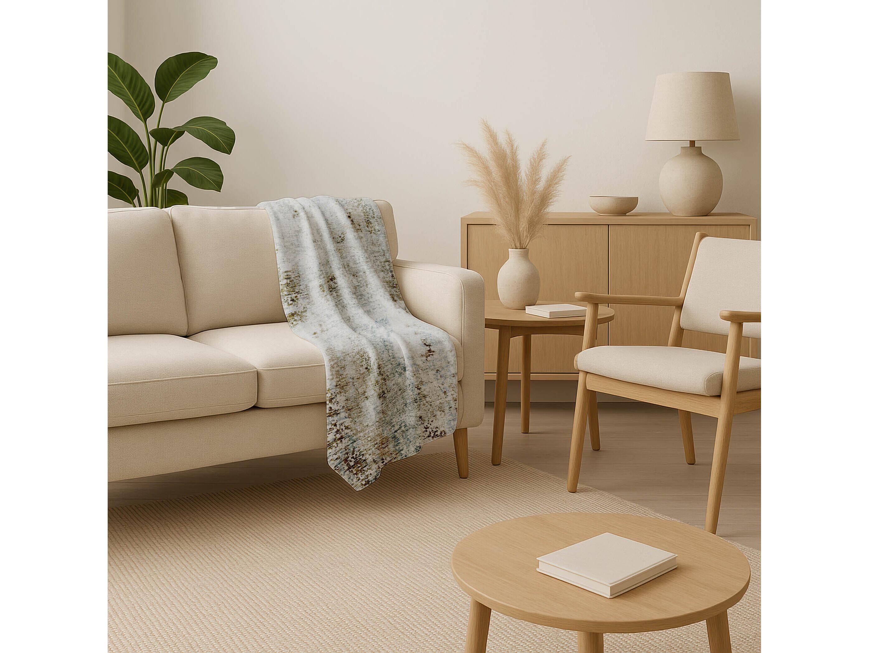 Dalyn Sherpa Brown Polyester Throw