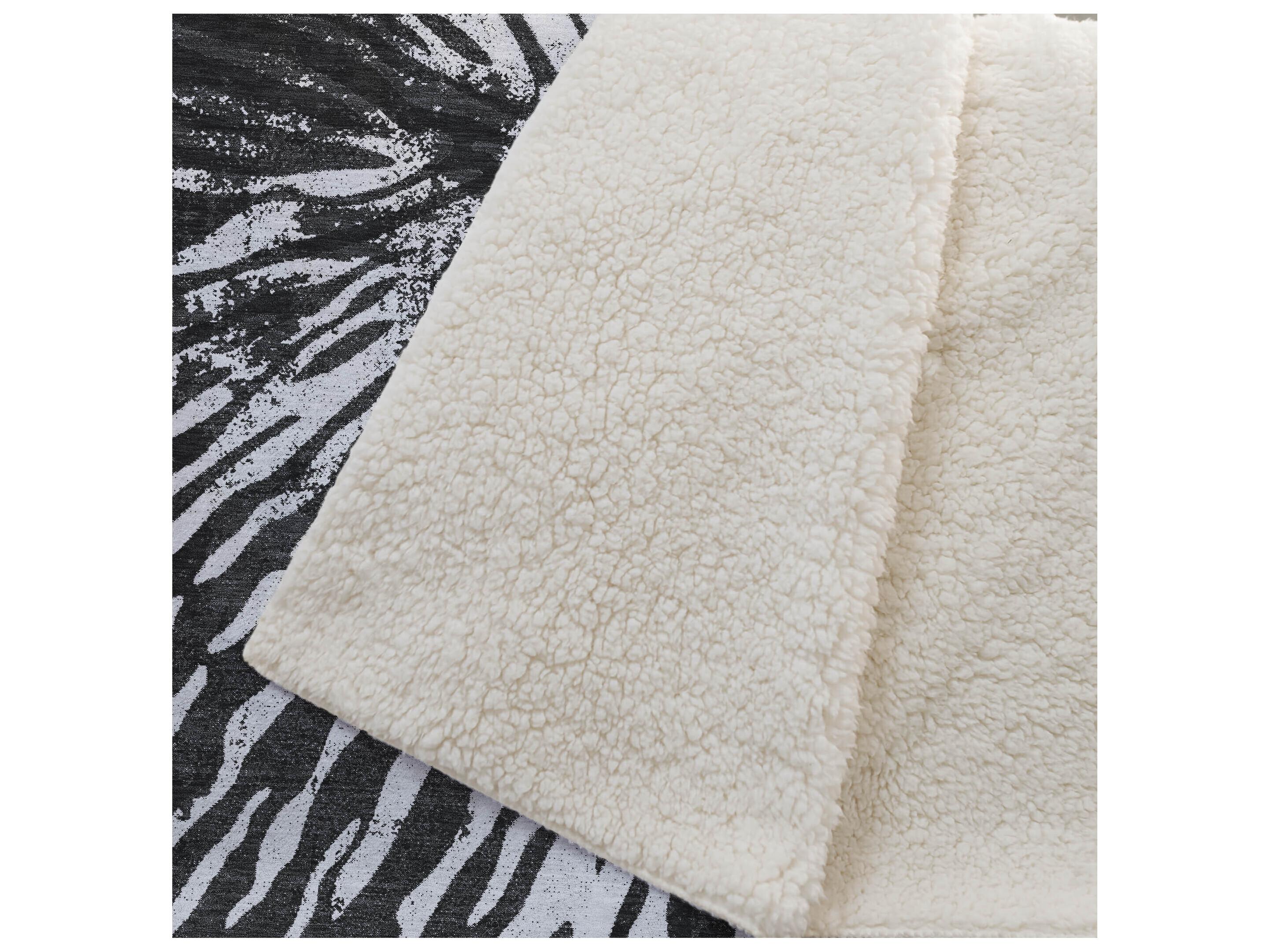 Dalyn Sherpa Black Polyester Throw