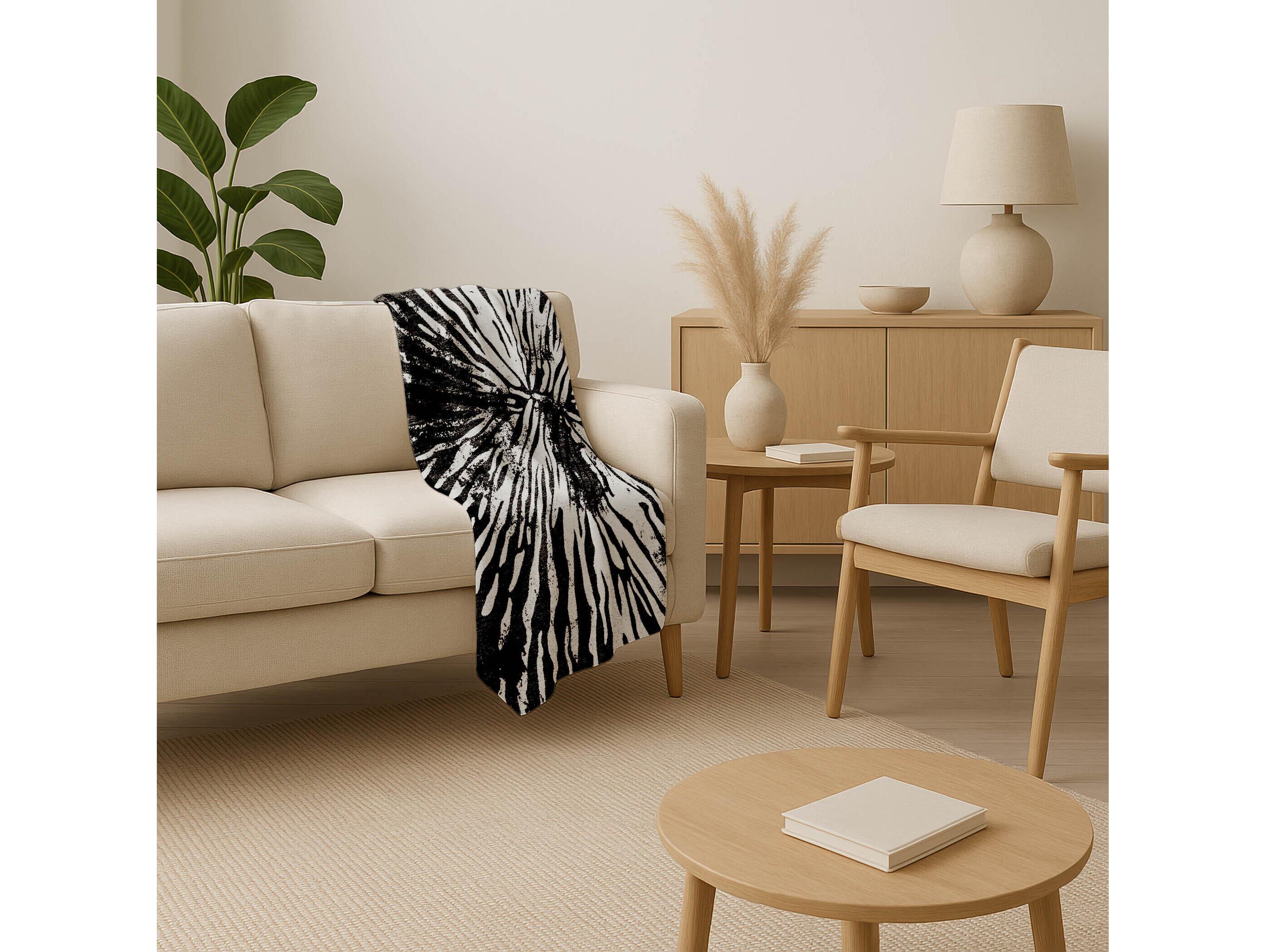 Dalyn Sherpa Black Polyester Throw