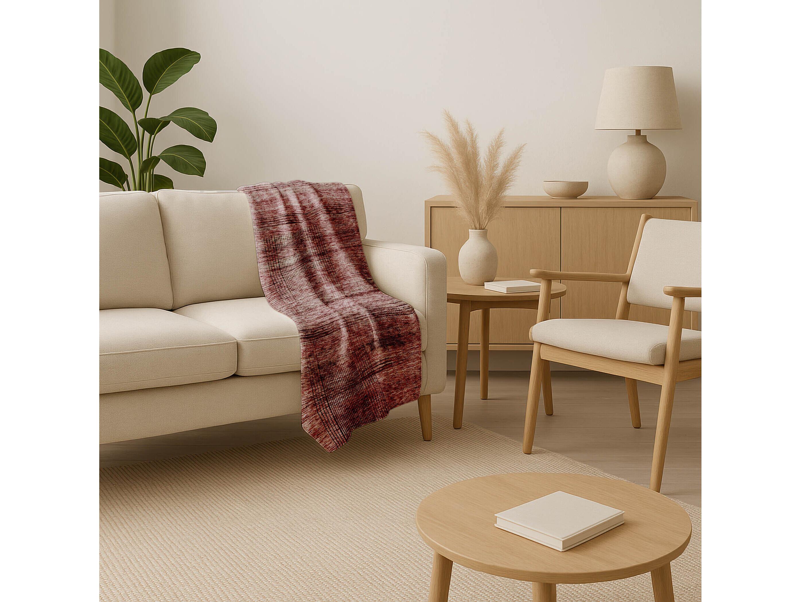 Dalyn Sherpa Red Polyester Throw