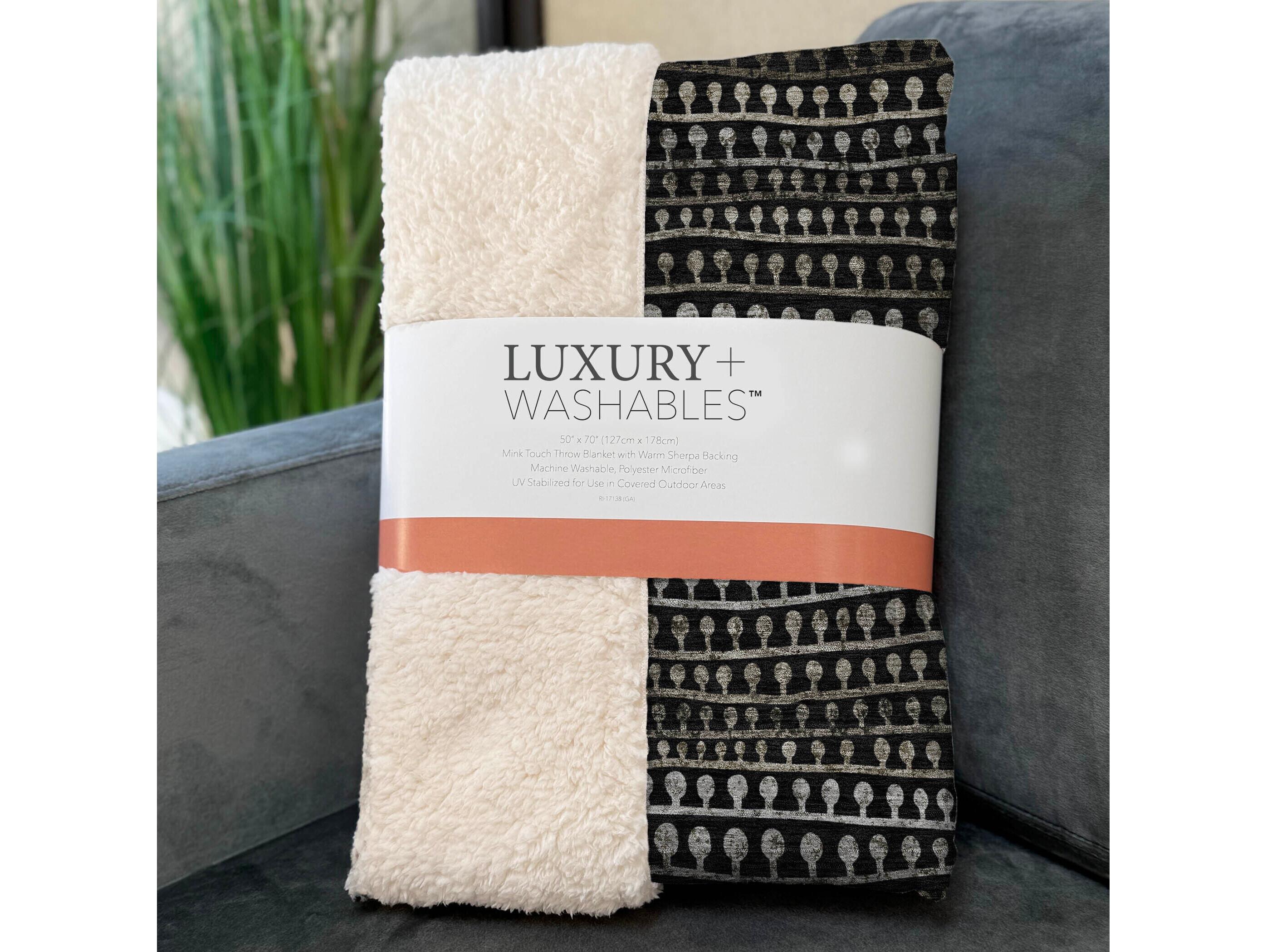 Dalyn Sherpa Brown Polyester Throw