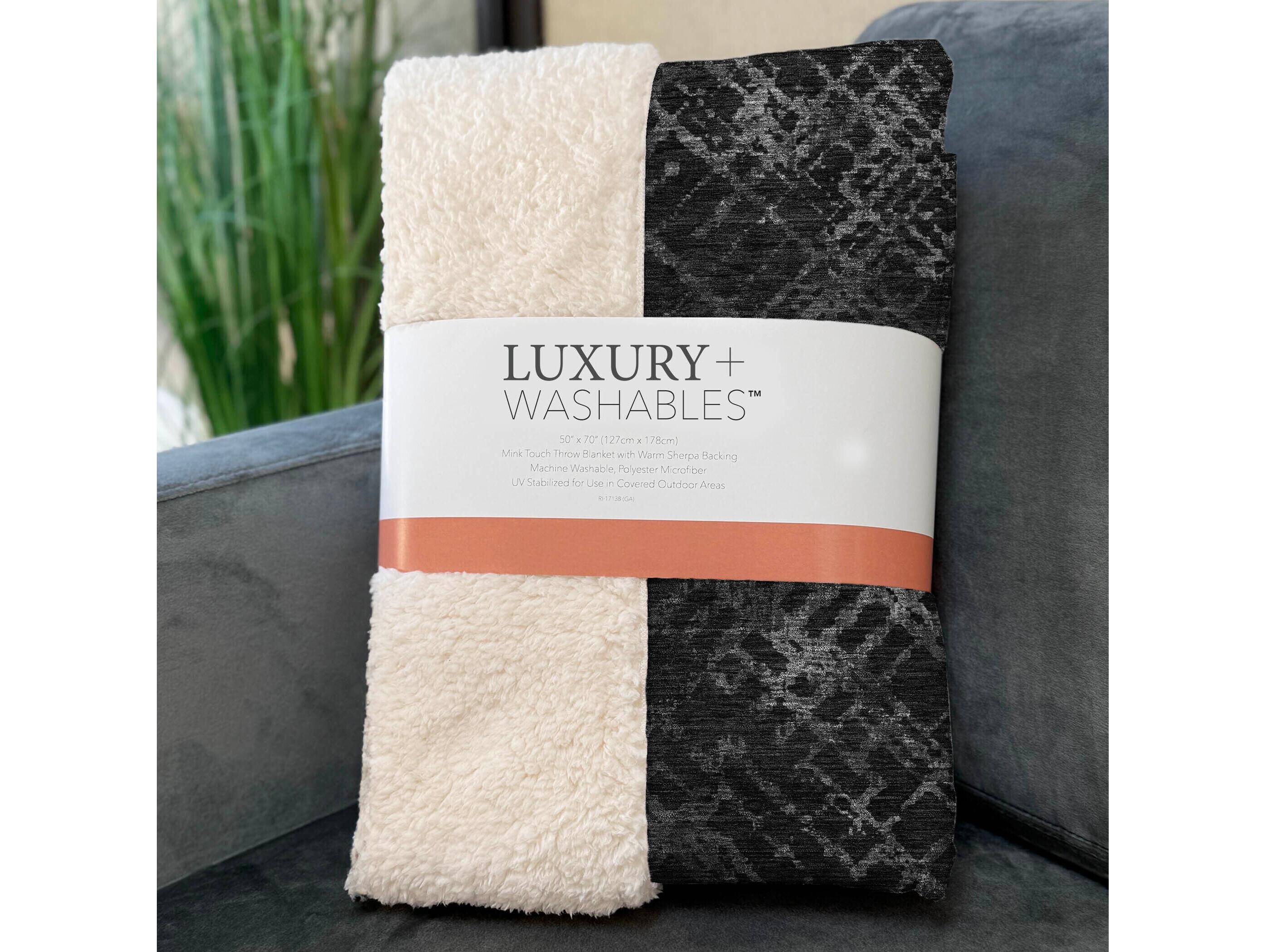 Dalyn Sherpa Gray Polyester Throw