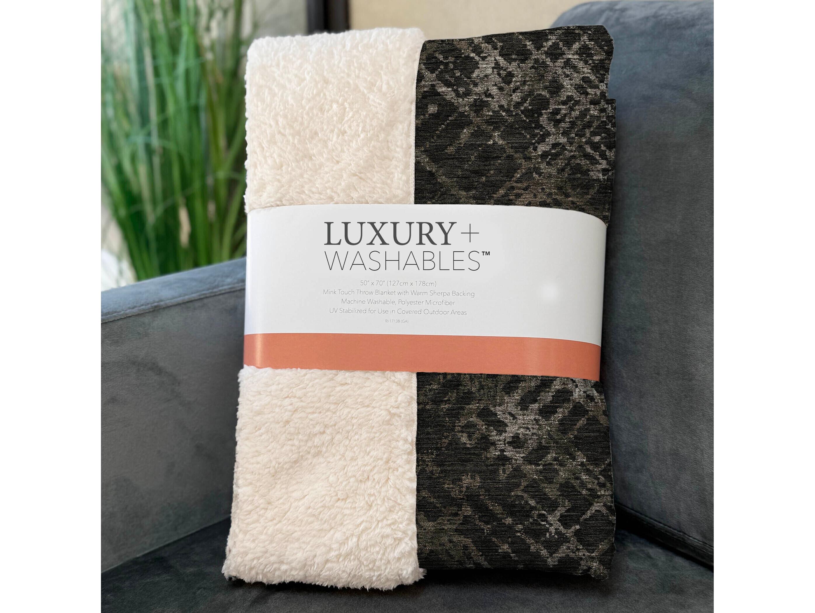 Dalyn Sherpa Brown Polyester Throw