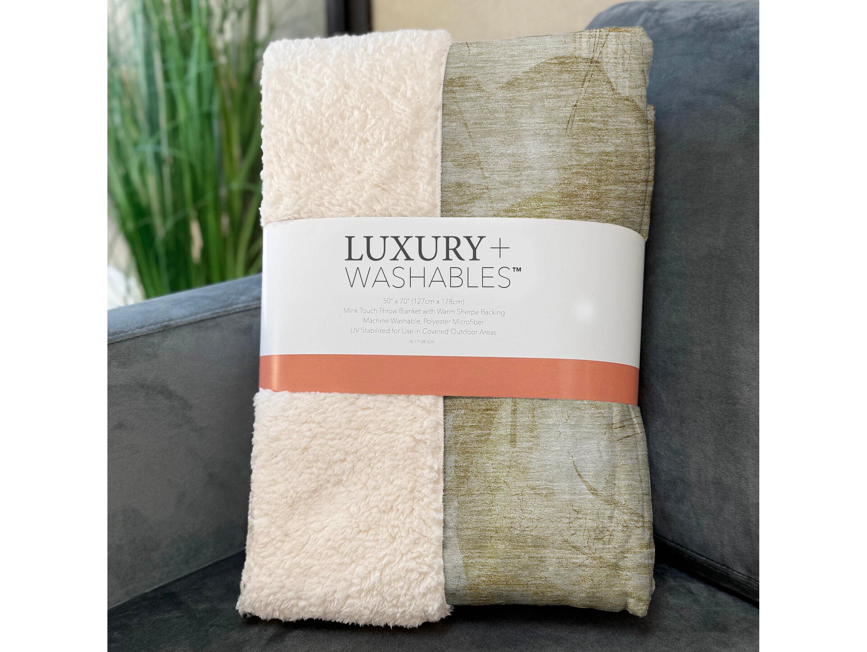 Dalyn Sherpa Brown Polyester Throw