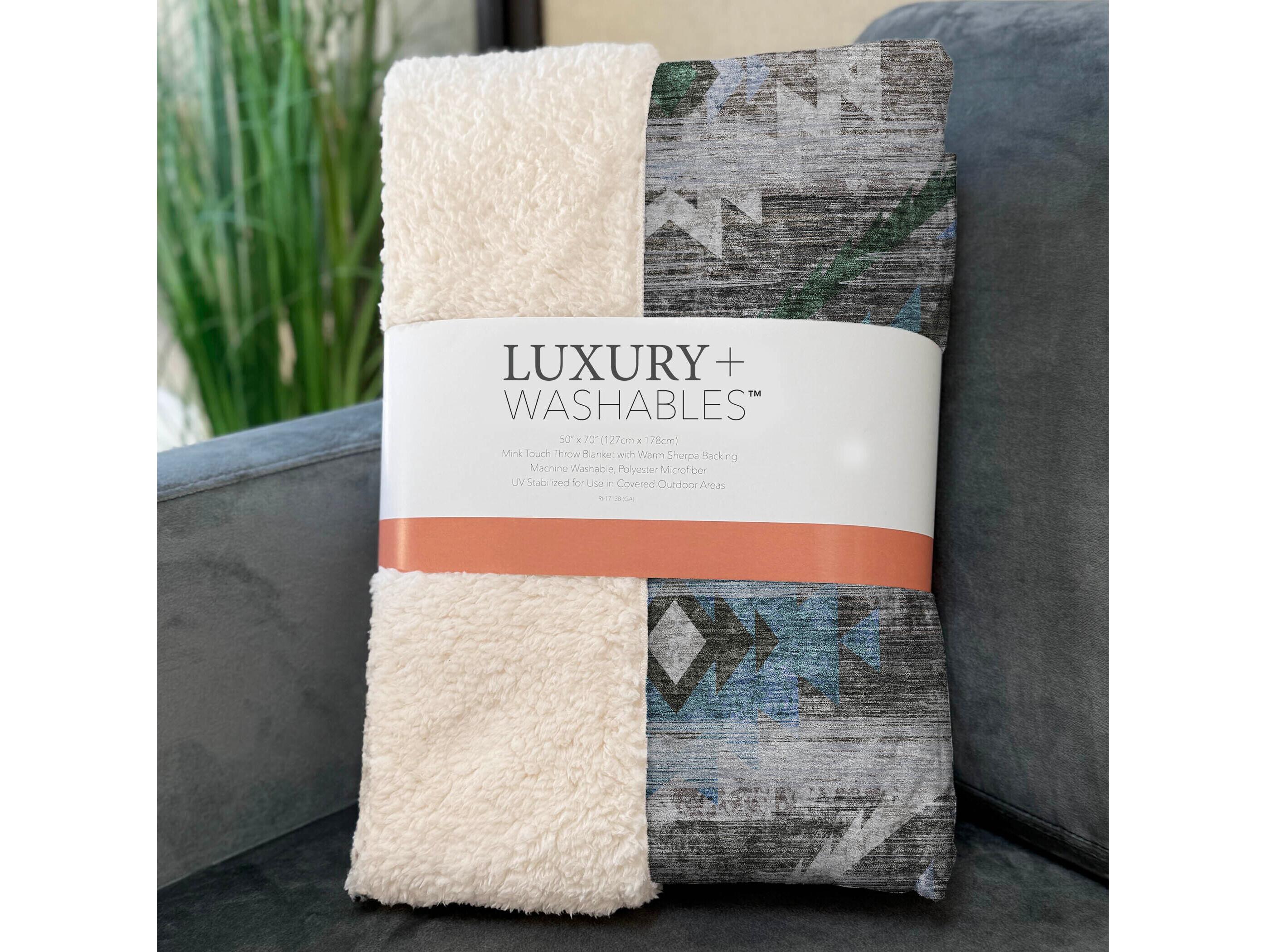 Dalyn Sherpa Brown Polyester Throw