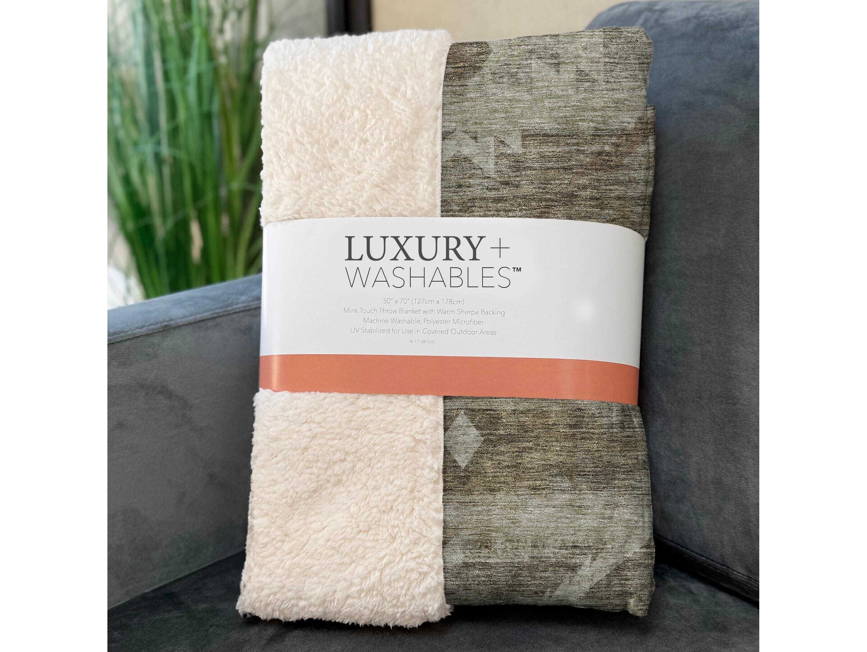 Dalyn Sherpa Brown Polyester Throw