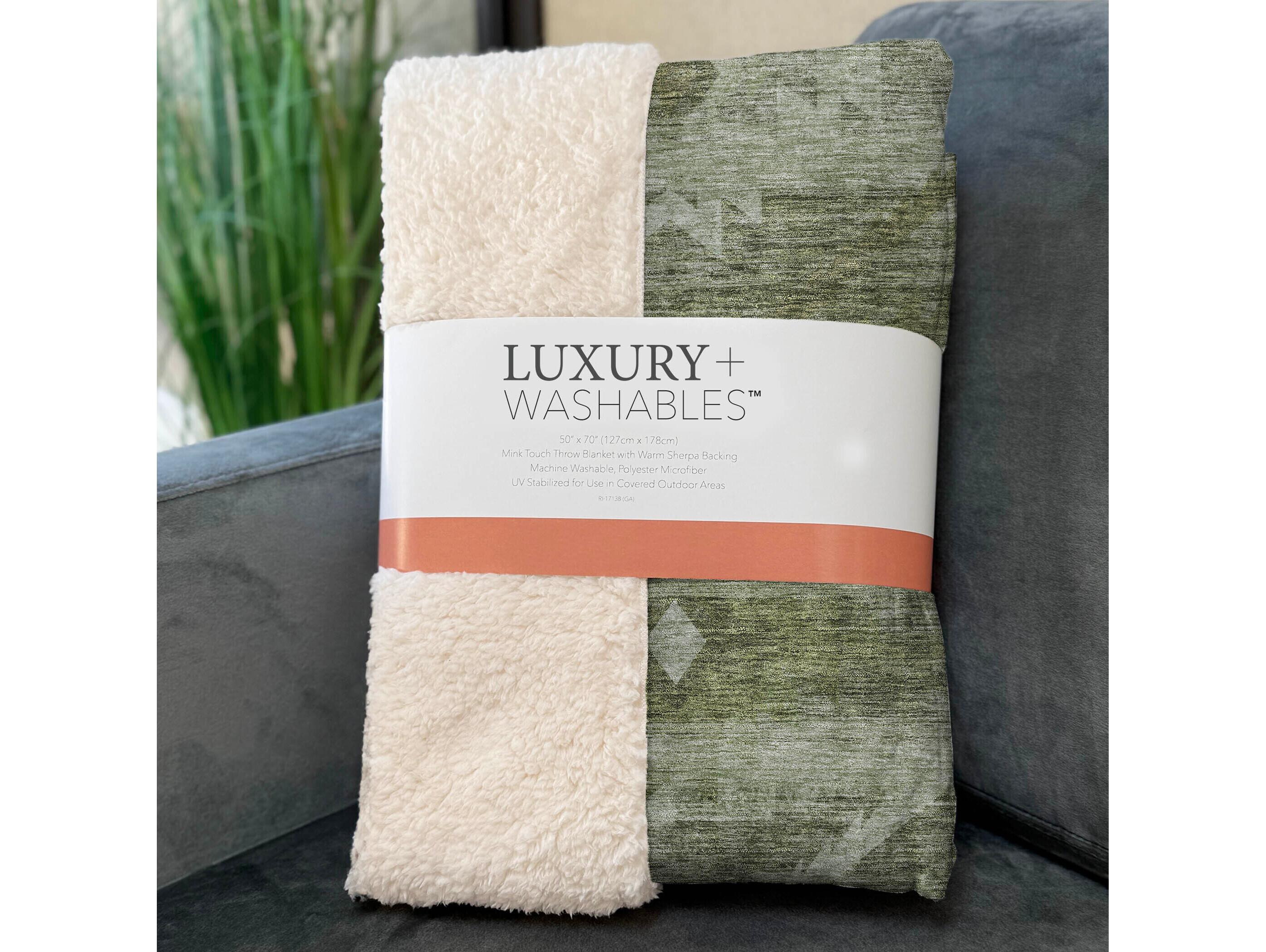 Dalyn Sherpa Green Polyester Throw