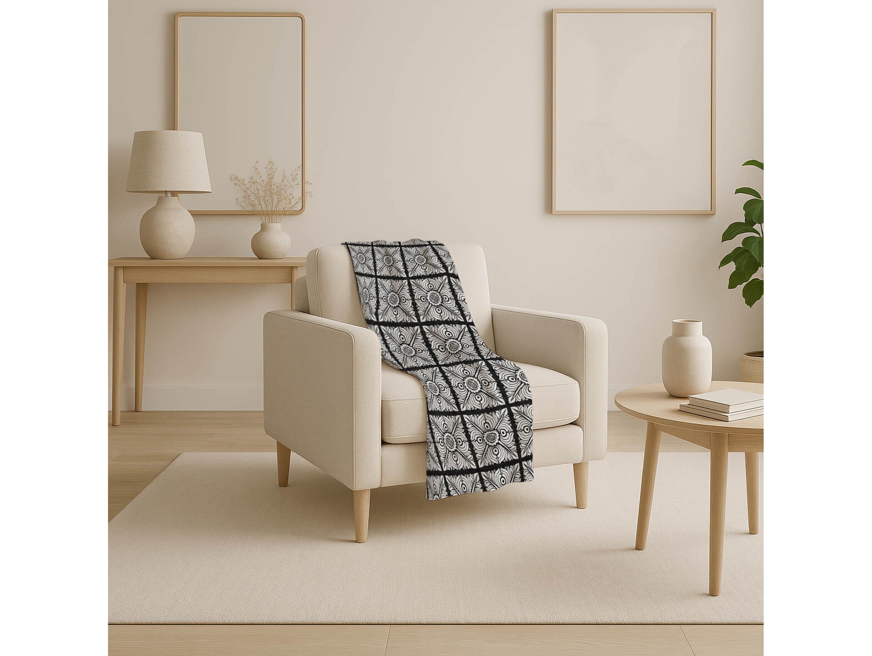 Dalyn Sherpa Black Polyester Throw